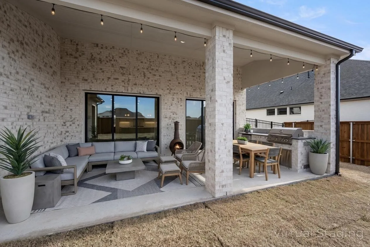 4730 Hawthorn Hills_Covered Porch Virtually Staged