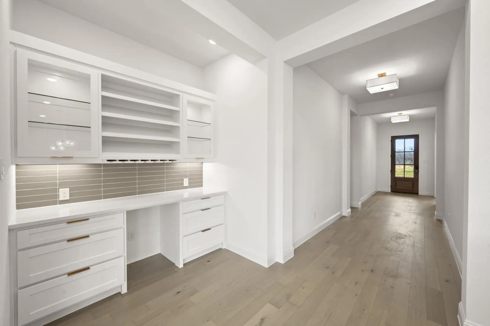 4730 Hawthorn Hills- Bar-1