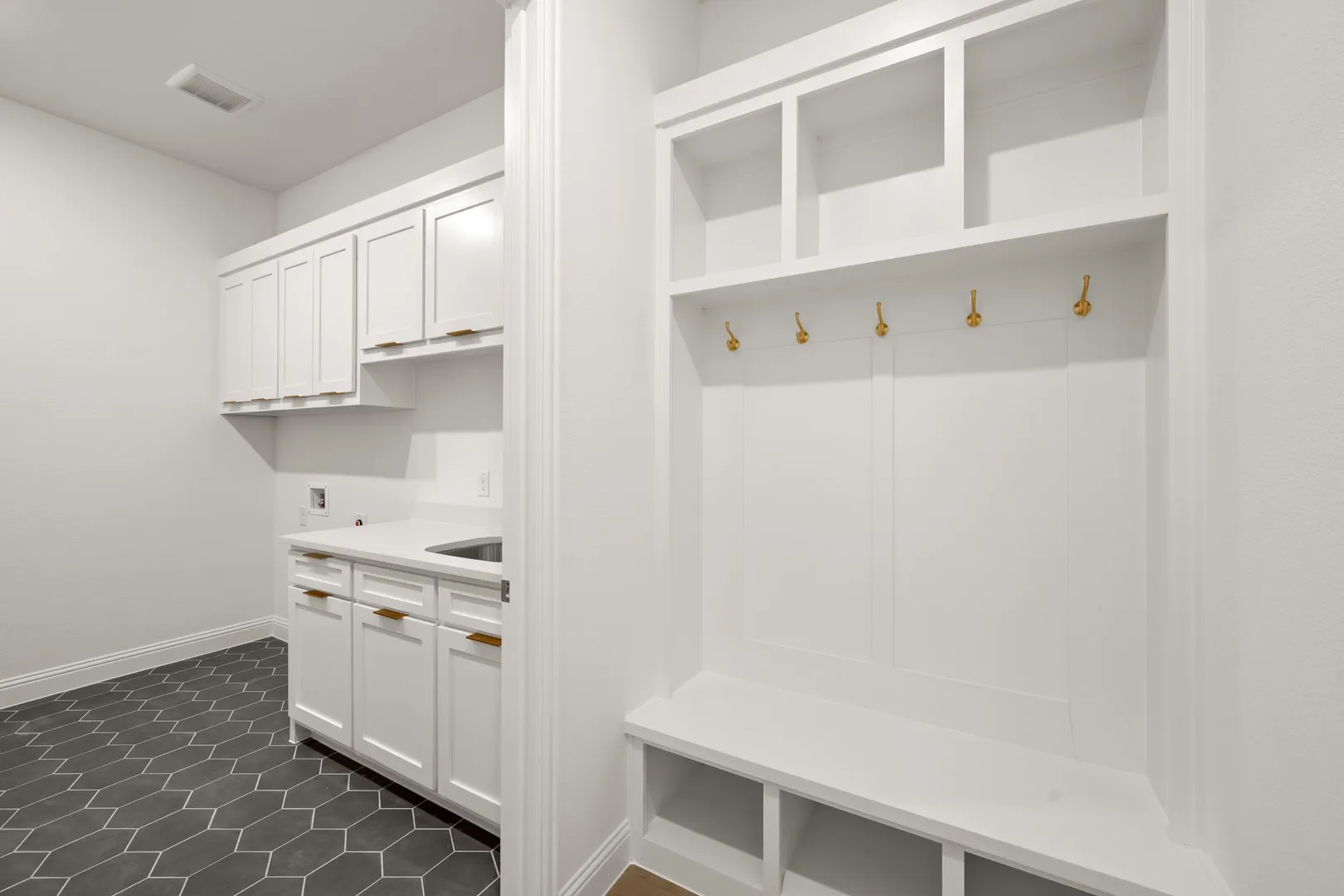 4730 Hawthorn Hills- Utility-1