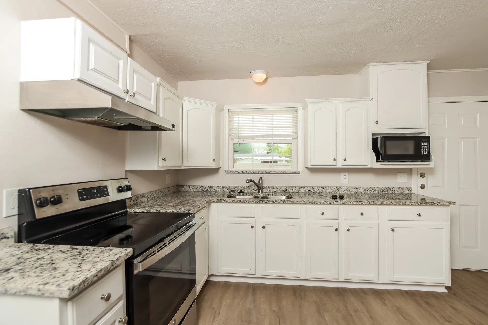 Single Family Residence For Sale in Dallas County , 1823 Houghton Road, Dallas, Texas 75217, 3 Bedroom, 2 Bathroom, 1 Garage spaces, 1,464 Sqft, built in 1955, mls#21069970, Real Estate Agent in Dallas, Homes For Sale in Dallas county, Homes For Sale in Dallas, Realtor in Dallas Texas, Real Estate Brokerage Independent Realty Texas, Luminita Cordes Realtor