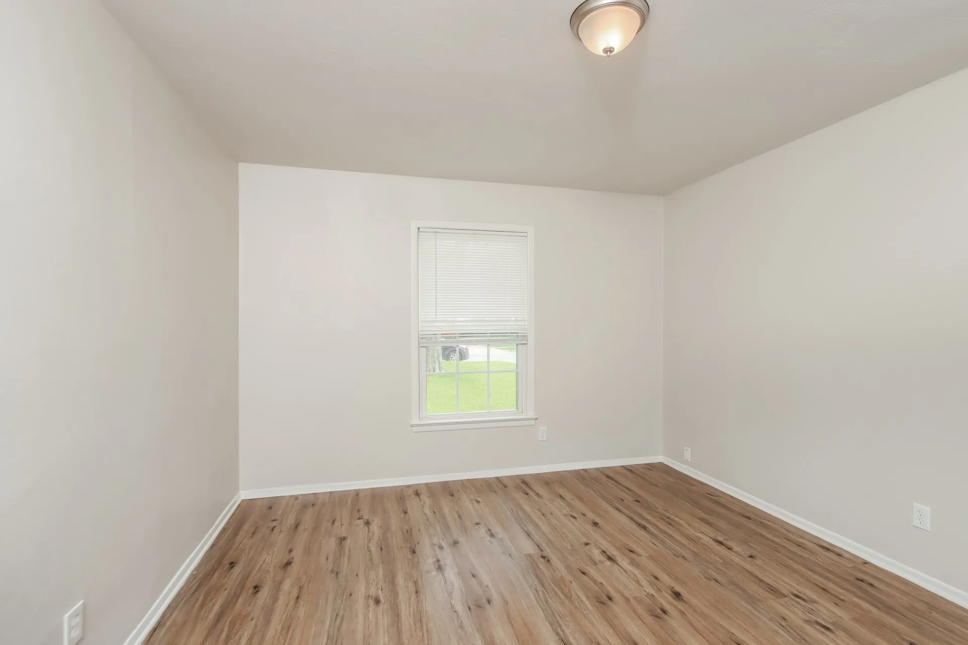 Single Family Residence For Sale in Dallas County , 1823 Houghton Road, Dallas, Texas 75217, 3 Bedroom, 2 Bathroom, 1 Garage spaces, 1,464 Sqft, built in 1955, mls#21069970, Real Estate Agent in Dallas, Homes For Sale in Dallas county, Homes For Sale in Dallas, Realtor in Dallas Texas, Real Estate Brokerage Independent Realty Texas, Luminita Cordes Realtor