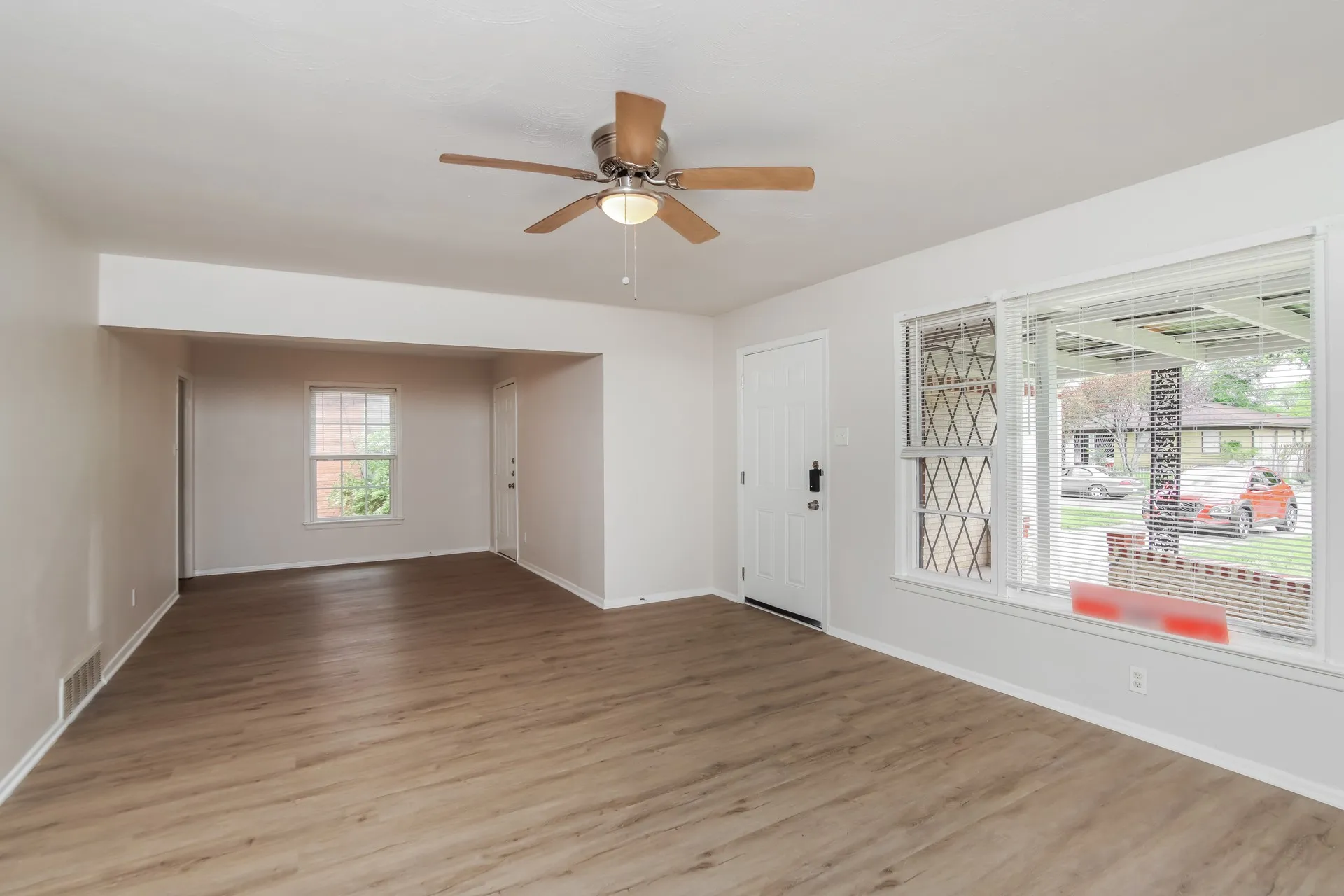 Single Family Residence For Sale in Dallas County , 1823 Houghton Road, Dallas, Texas 75217, 3 Bedroom, 2 Bathroom, 1 Garage spaces, 1,464 Sqft, built in 1955, mls#21069970, Real Estate Agent in Dallas, Homes For Sale in Dallas county, Homes For Sale in Dallas, Realtor in Dallas Texas, Real Estate Brokerage Independent Realty Texas, Luminita Cordes Realtor