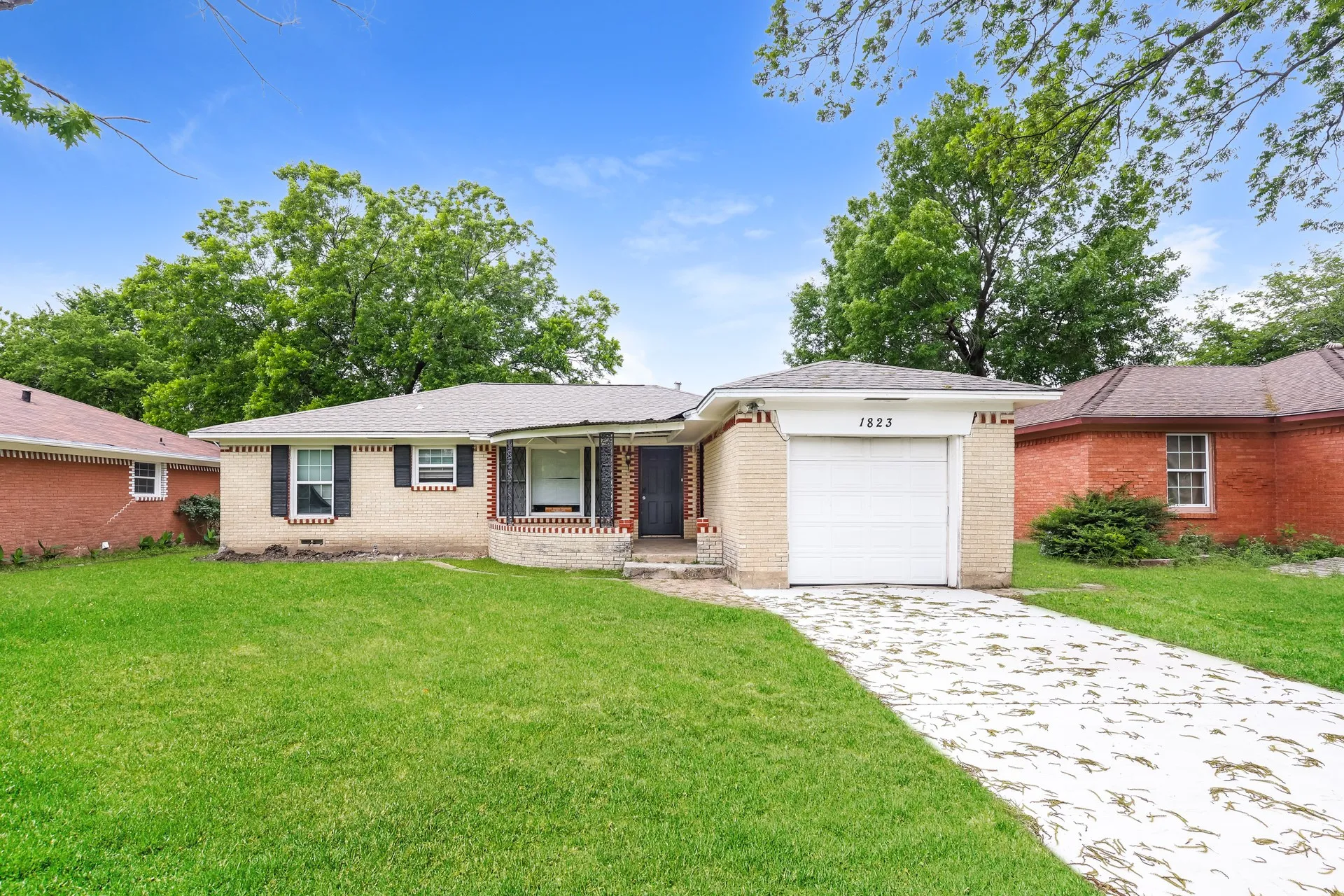 Single Family Residence For Sale in Dallas County , 1823 Houghton Road, Dallas, Texas 75217, 3 Bedroom, 2 Bathroom, 1 Garage spaces, 1,464 Sqft, built in 1955, mls#21069970, Real Estate Agent in Dallas, Homes For Sale in Dallas county, Homes For Sale in Dallas, Realtor in Dallas Texas, Real Estate Brokerage Independent Realty Texas, Luminita Cordes Realtor