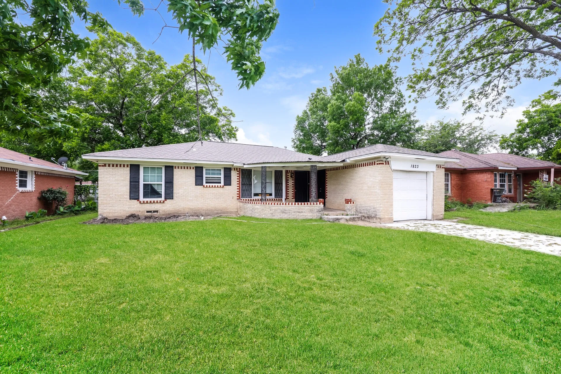 Single Family Residence For Sale in Dallas County , 1823 Houghton Road, Dallas, Texas 75217, 3 Bedroom, 2 Bathroom, 1 Garage spaces, 1,464 Sqft, built in 1955, mls#21069970, Real Estate Agent in Dallas, Homes For Sale in Dallas county, Homes For Sale in Dallas, Realtor in Dallas Texas, Real Estate Brokerage Independent Realty Texas, Luminita Cordes Realtor