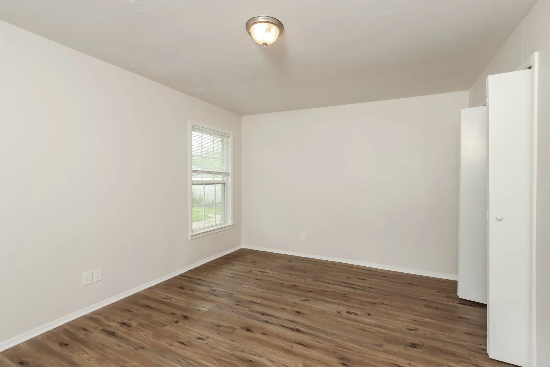 Single Family Residence For Sale in Dallas County , 1823 Houghton Road, Dallas, Texas 75217, 3 Bedroom, 2 Bathroom, 1 Garage spaces, 1,464 Sqft, built in 1955, mls#21069970, Real Estate Agent in Dallas, Homes For Sale in Dallas county, Homes For Sale in Dallas, Realtor in Dallas Texas, Real Estate Brokerage Independent Realty Texas, Luminita Cordes Realtor