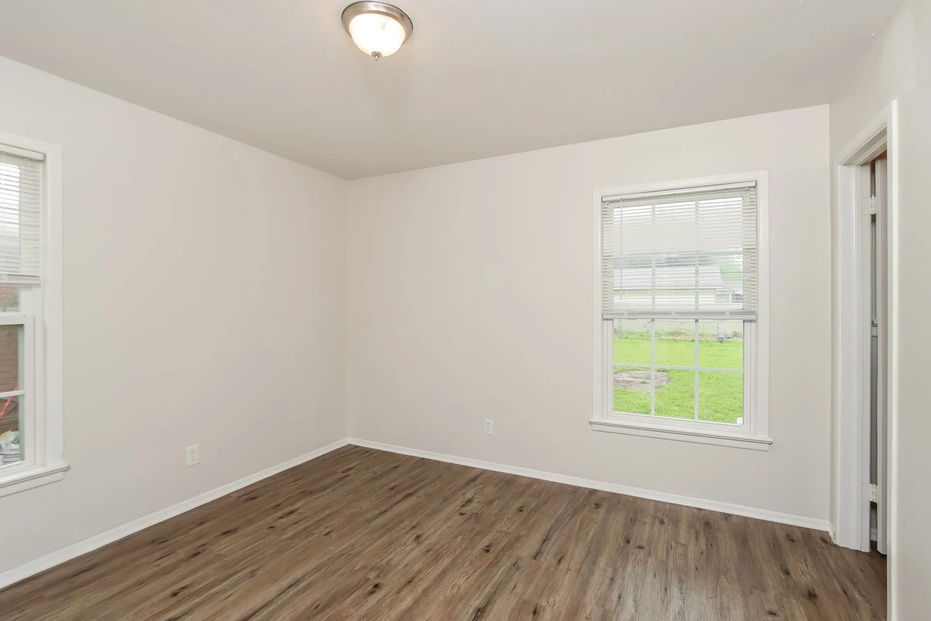 Single Family Residence For Sale in Dallas County , 1823 Houghton Road, Dallas, Texas 75217, 3 Bedroom, 2 Bathroom, 1 Garage spaces, 1,464 Sqft, built in 1955, mls#21069970, Real Estate Agent in Dallas, Homes For Sale in Dallas county, Homes For Sale in Dallas, Realtor in Dallas Texas, Real Estate Brokerage Independent Realty Texas, Luminita Cordes Realtor