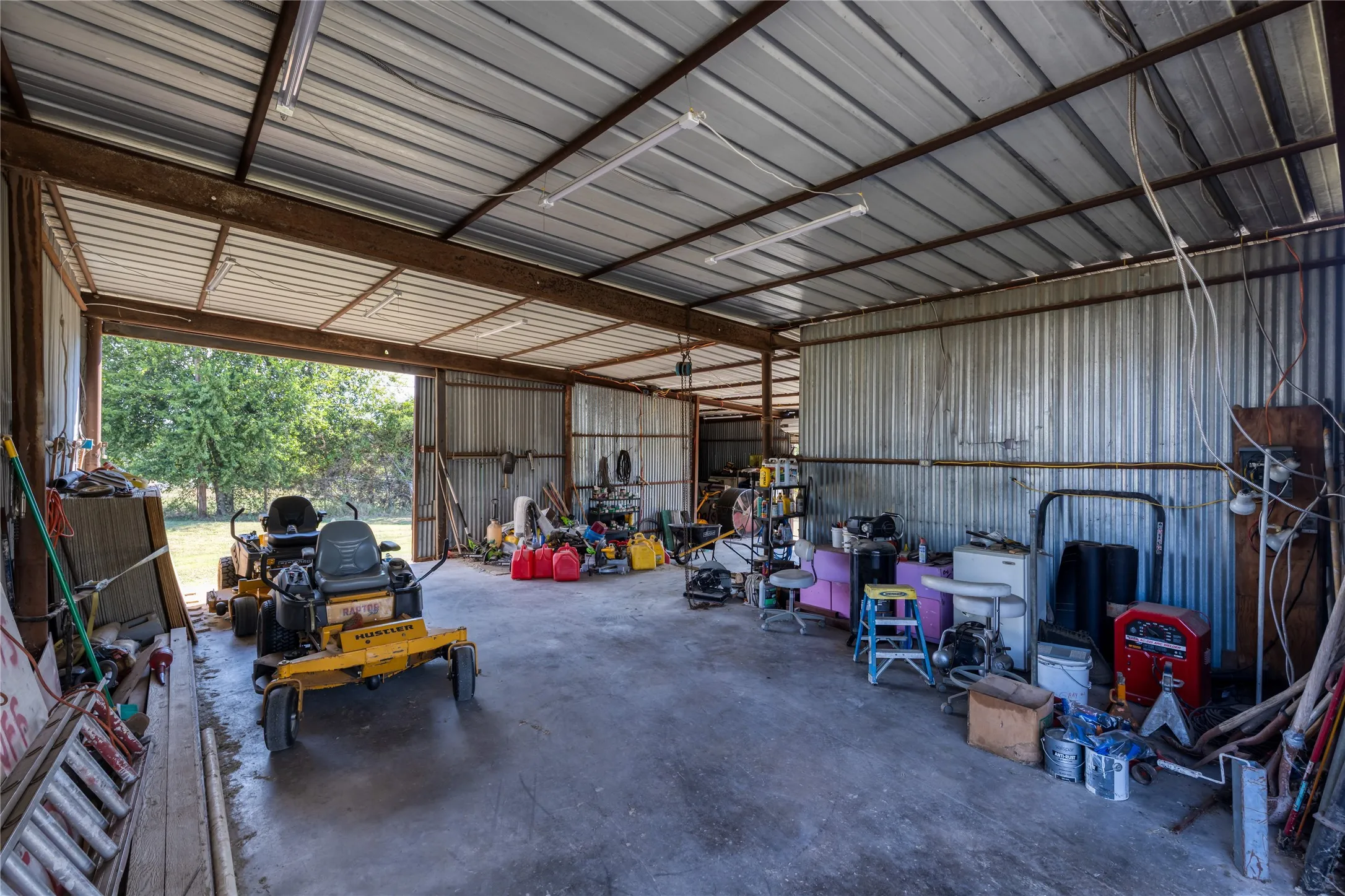 Garage/workshop
