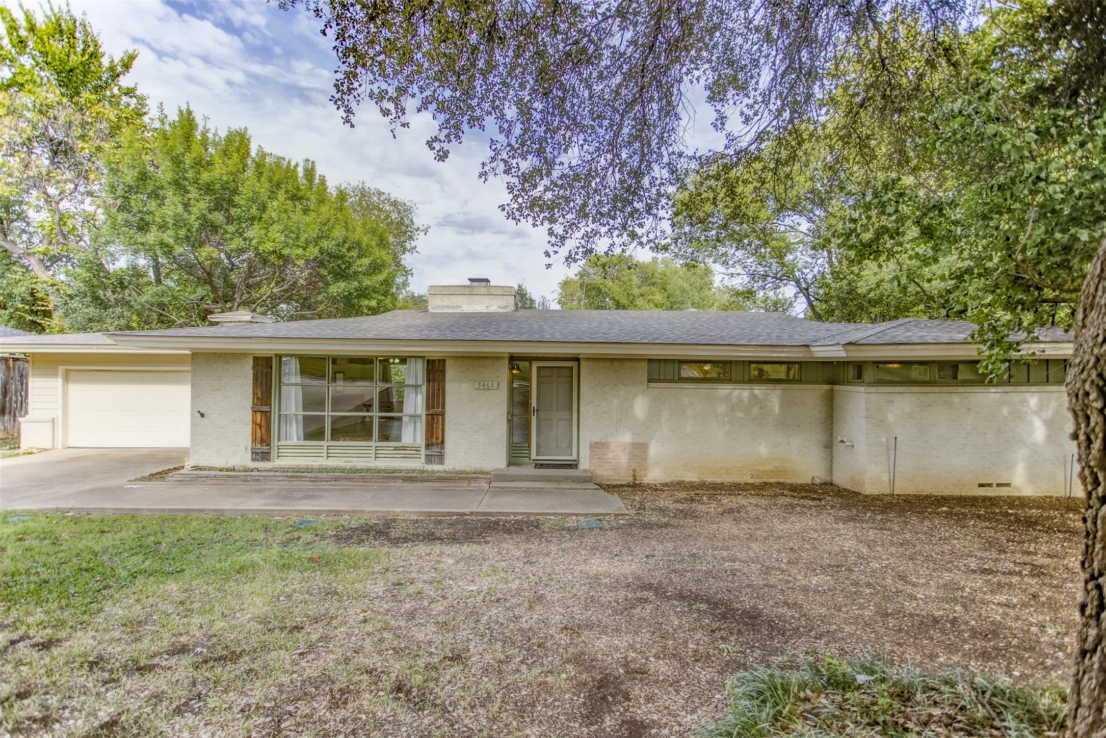 Single Family Residence For Sale in Tarrant County , 3465 Wellington Road, Fort Worth, Texas 76116, 2 Bedroom, 2 Bathroom, 2 Garage spaces, 1,605 Sqft, built in 1952, Preowned, mls#21073844, Real Estate Agent in Fort Worth, Homes For Sale in Tarrant county, Homes For Sale in Fort Worth, Realtor in Fort Worth Texas, Real Estate Brokerage Independent Realty Texas, Luminita Cordes Realtor