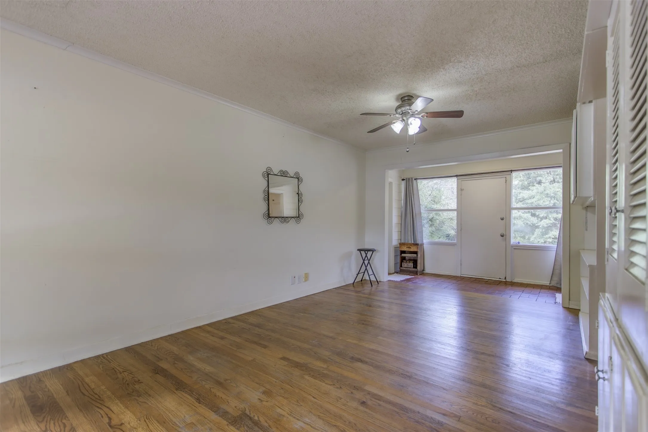 Single Family Residence For Sale in Tarrant County , 3465 Wellington Road, Fort Worth, Texas 76116, 2 Bedroom, 2 Bathroom, 2 Garage spaces, 1,605 Sqft, built in 1952, Preowned, mls#21073844, Real Estate Agent in Fort Worth, Homes For Sale in Tarrant county, Homes For Sale in Fort Worth, Realtor in Fort Worth Texas, Real Estate Brokerage Independent Realty Texas, Luminita Cordes Realtor