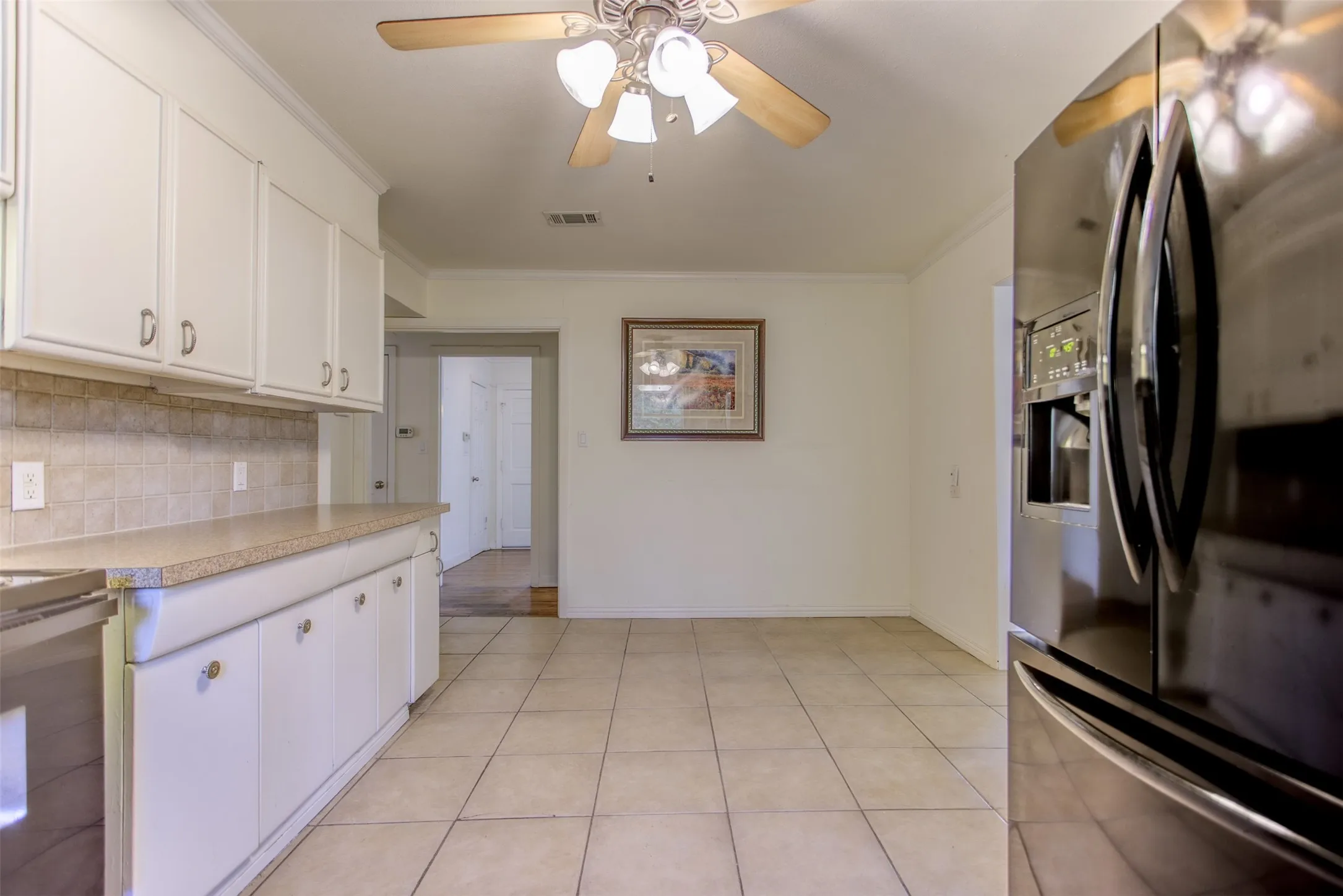 Single Family Residence For Sale in Tarrant County , 3465 Wellington Road, Fort Worth, Texas 76116, 2 Bedroom, 2 Bathroom, 2 Garage spaces, 1,605 Sqft, built in 1952, Preowned, mls#21073844, Real Estate Agent in Fort Worth, Homes For Sale in Tarrant county, Homes For Sale in Fort Worth, Realtor in Fort Worth Texas, Real Estate Brokerage Independent Realty Texas, Luminita Cordes Realtor