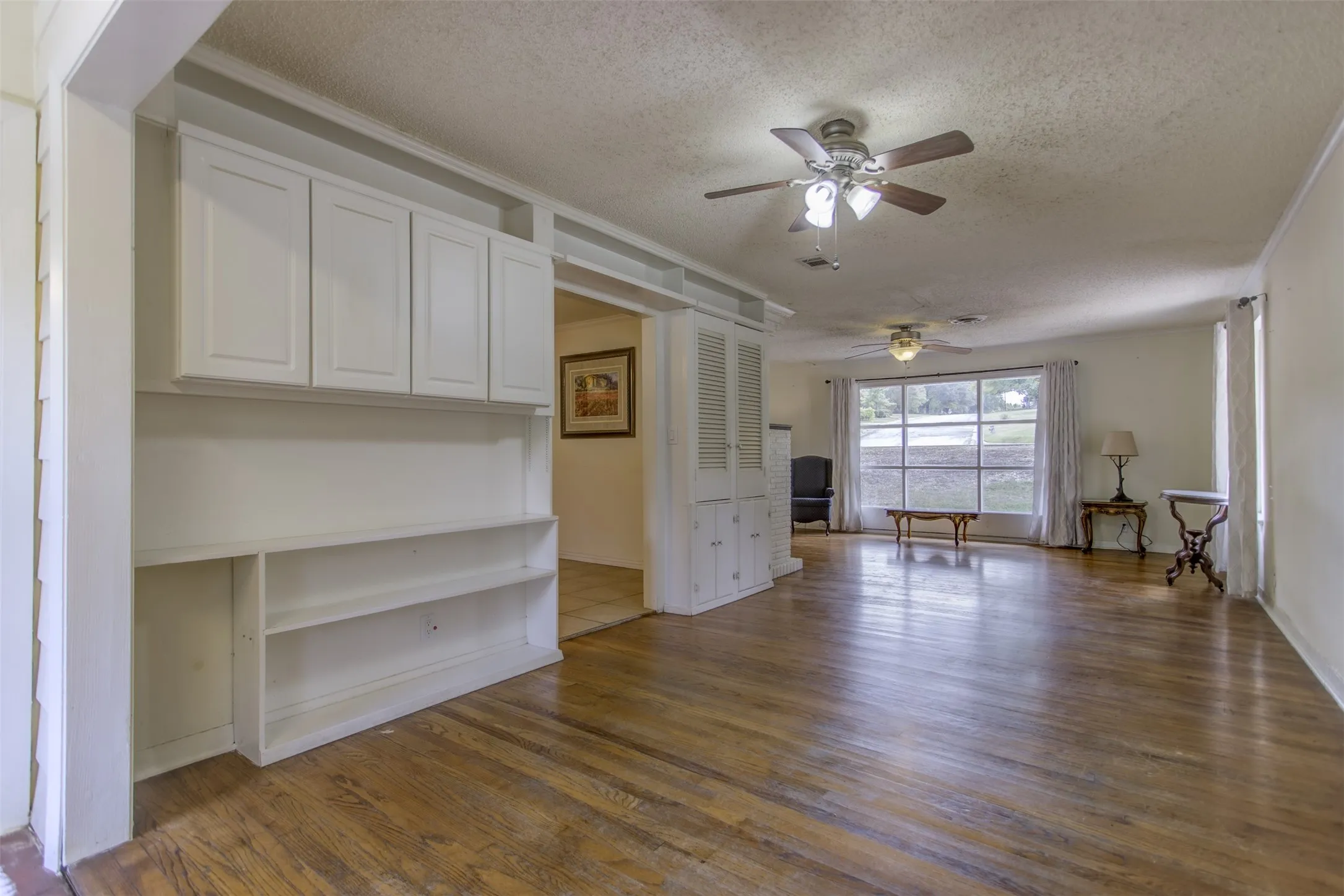 Single Family Residence For Sale in Tarrant County , 3465 Wellington Road, Fort Worth, Texas 76116, 2 Bedroom, 2 Bathroom, 2 Garage spaces, 1,605 Sqft, built in 1952, Preowned, mls#21073844, Real Estate Agent in Fort Worth, Homes For Sale in Tarrant county, Homes For Sale in Fort Worth, Realtor in Fort Worth Texas, Real Estate Brokerage Independent Realty Texas, Luminita Cordes Realtor