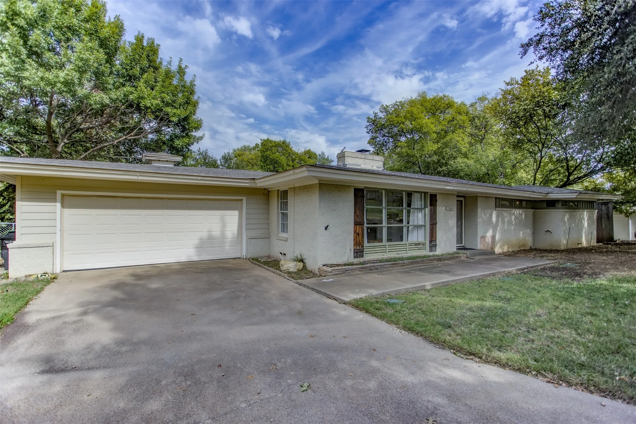 Single Family Residence For Sale in Tarrant County , 3465 Wellington Road, Fort Worth, Texas 76116, 2 Bedroom, 2 Bathroom, 2 Garage spaces, 1,605 Sqft, built in 1952, Preowned, mls#21073844, Real Estate Agent in Fort Worth, Homes For Sale in Tarrant county, Homes For Sale in Fort Worth, Realtor in Fort Worth Texas, Real Estate Brokerage Independent Realty Texas, Luminita Cordes Realtor