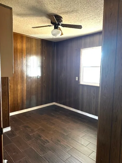 Single Family Residence For Sale in Coke County , 123 E Mc Caulley Avenue, Bronte, Texas 76933, 3 Bedroom, 2 Bathroom, 2 Garage spaces, 1,258 Sqft, built in 1975, Preowned, mls#20986122, Real Estate Agent in Bronte, Homes For Sale in Coke county, Homes For Sale in Bronte, Realtor in Bronte Texas, Real Estate Brokerage Independent Realty Texas, Luminita Cordes Realtor