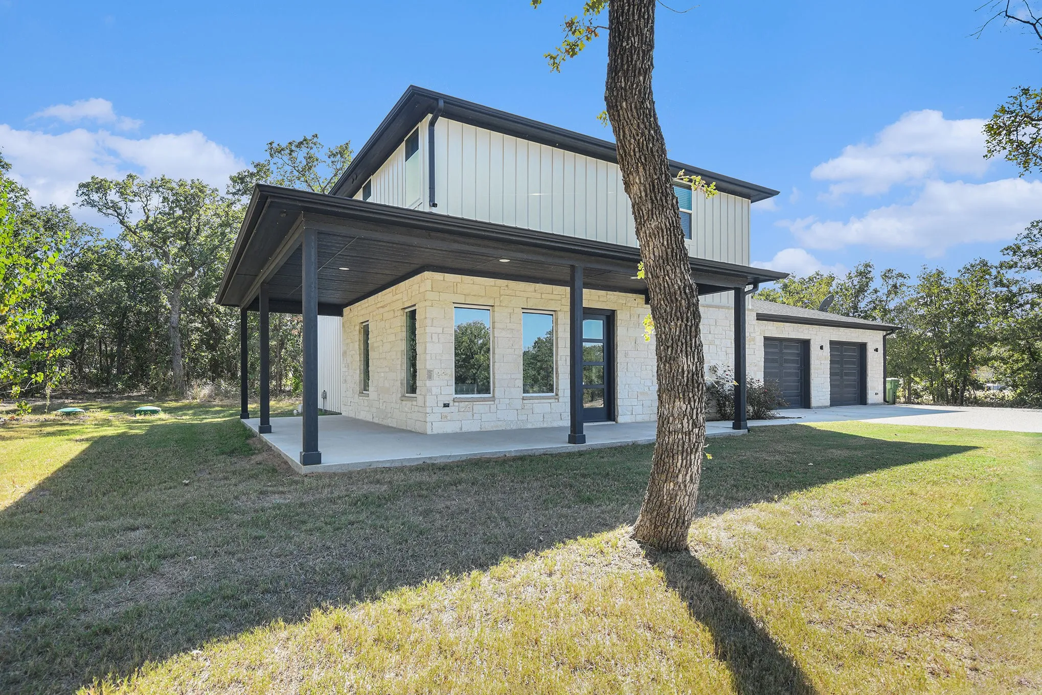 Single Family Residence For Sale in Wise County , 811 County Road 3451, Paradise, Texas 76073, 3 Bedroom, 3 Bathroom, 3 Garage spaces, 2,283 Sqft, built in 2022, Preowned, mls#21072545, Real Estate Agent in Paradise, Homes For Sale in Wise county, Homes For Sale in Paradise, Realtor in Paradise Texas, Real Estate Brokerage Independent Realty Texas, Luminita Cordes Realtor