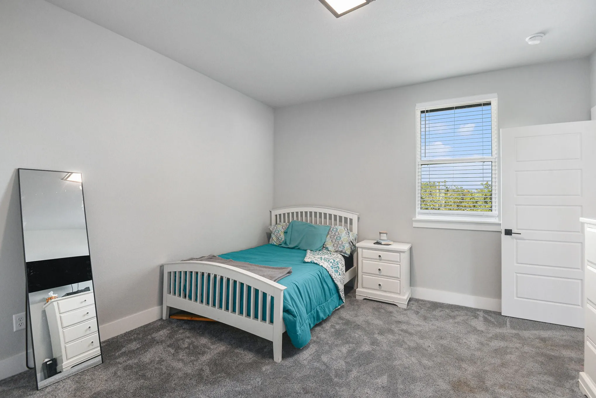 Single Family Residence For Sale in Wise County , 811 County Road 3451, Paradise, Texas 76073, 3 Bedroom, 3 Bathroom, 3 Garage spaces, 2,283 Sqft, built in 2022, Preowned, mls#21072545, Real Estate Agent in Paradise, Homes For Sale in Wise county, Homes For Sale in Paradise, Realtor in Paradise Texas, Real Estate Brokerage Independent Realty Texas, Luminita Cordes Realtor