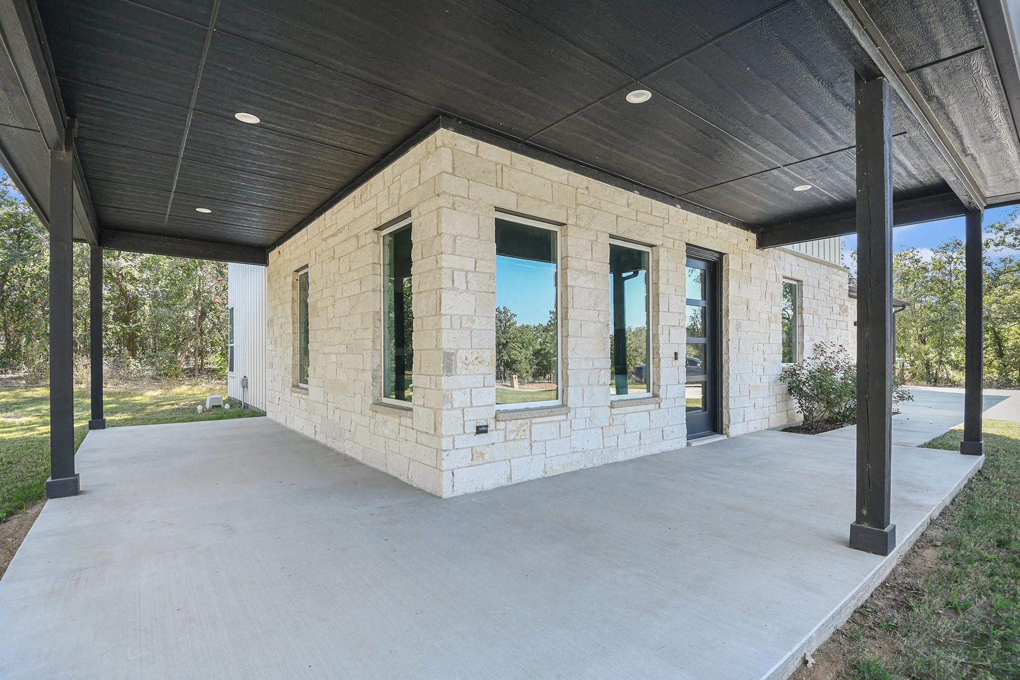 Single Family Residence For Sale in Wise County , 811 County Road 3451, Paradise, Texas 76073, 3 Bedroom, 3 Bathroom, 3 Garage spaces, 2,283 Sqft, built in 2022, Preowned, mls#21072545, Real Estate Agent in Paradise, Homes For Sale in Wise county, Homes For Sale in Paradise, Realtor in Paradise Texas, Real Estate Brokerage Independent Realty Texas, Luminita Cordes Realtor