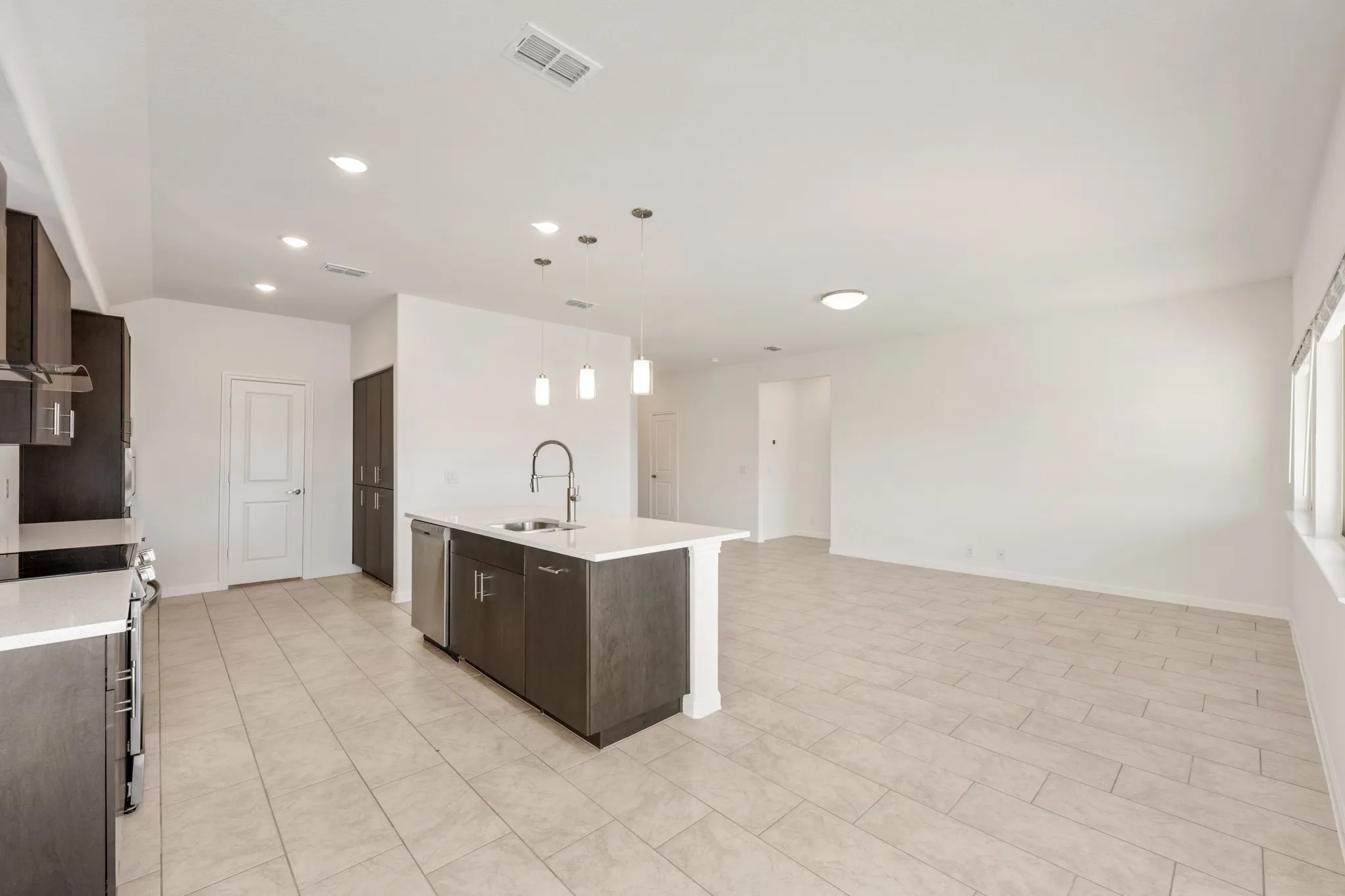 Single Family Residence For Sale in Kaufman County , 3665 Jordan Way, Kaufman, Texas 75142, 3 Bedroom, 2 Bathroom, 2 Garage spaces, 1,672 Sqft, built in 2025, New Construction - Complete, mls#21068843, Real Estate Agent in Kaufman, Homes For Sale in Kaufman county, Homes For Sale in Kaufman, Realtor in Kaufman Texas, Real Estate Brokerage Independent Realty Texas, Luminita Cordes Realtor