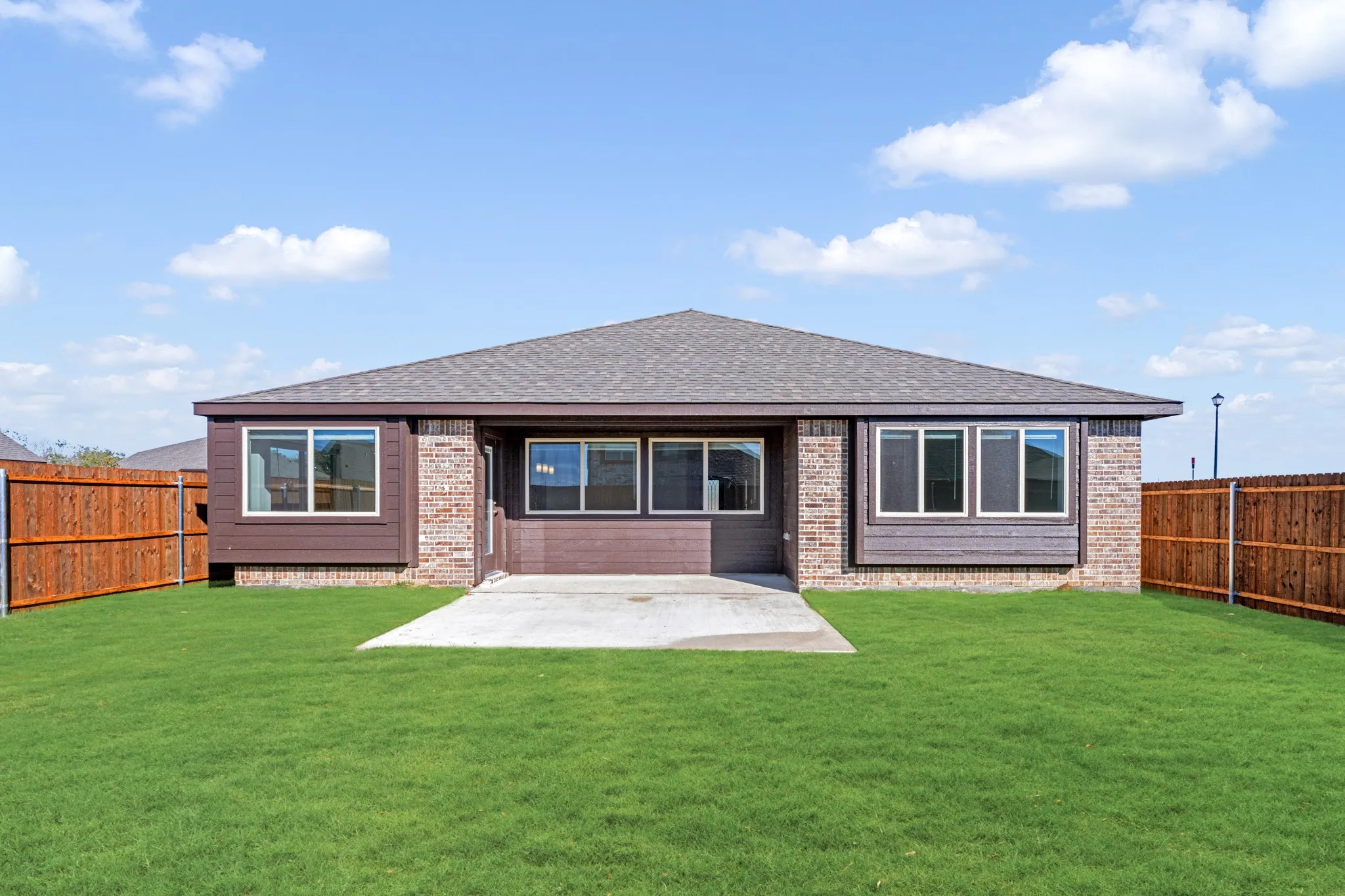 Single Family Residence For Sale in Kaufman County , 3665 Jordan Way, Kaufman, Texas 75142, 3 Bedroom, 2 Bathroom, 2 Garage spaces, 1,672 Sqft, built in 2025, New Construction - Complete, mls#21068843, Real Estate Agent in Kaufman, Homes For Sale in Kaufman county, Homes For Sale in Kaufman, Realtor in Kaufman Texas, Real Estate Brokerage Independent Realty Texas, Luminita Cordes Realtor