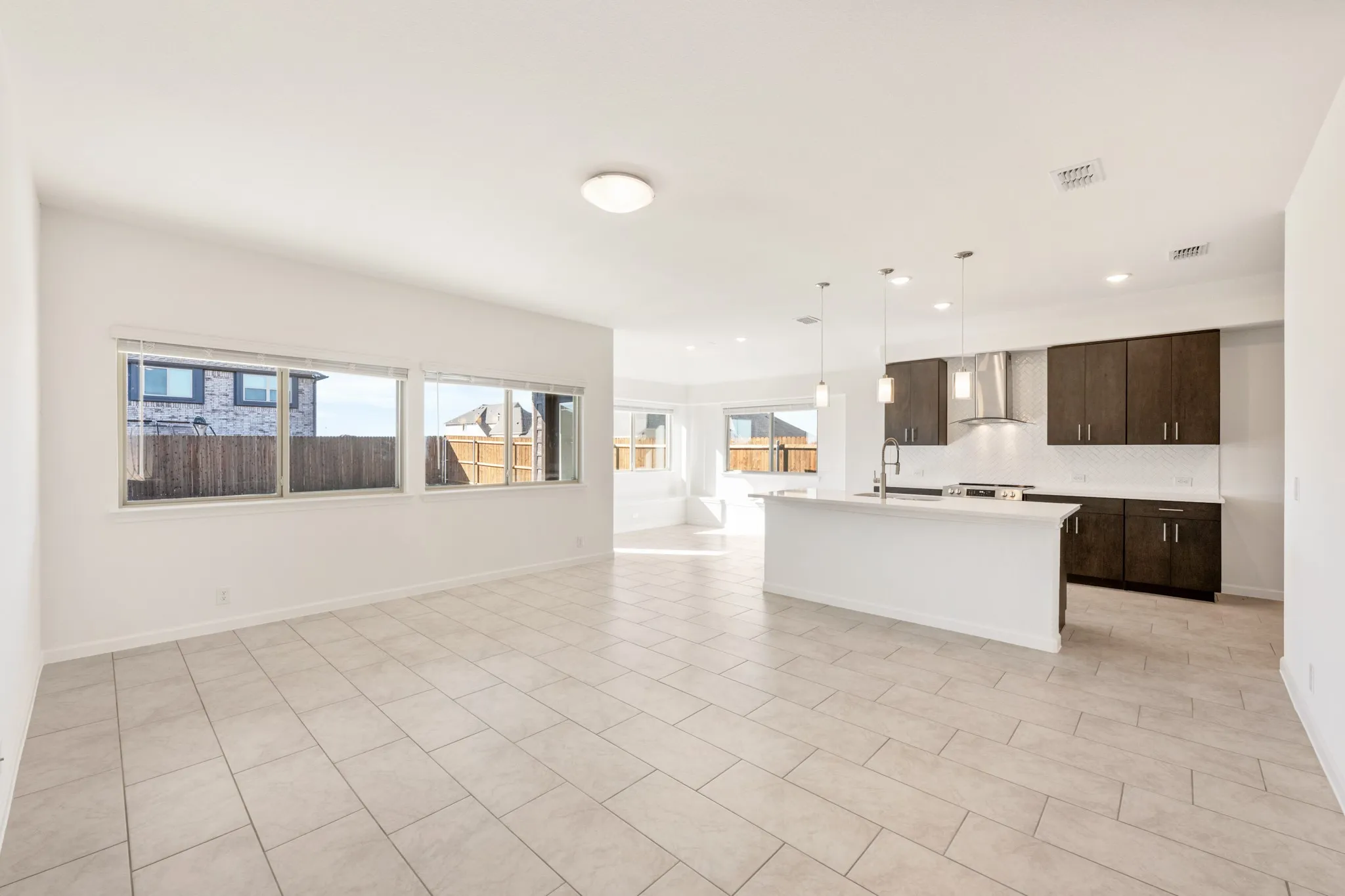 Single Family Residence For Sale in Kaufman County , 3665 Jordan Way, Kaufman, Texas 75142, 3 Bedroom, 2 Bathroom, 2 Garage spaces, 1,672 Sqft, built in 2025, New Construction - Complete, mls#21068843, Real Estate Agent in Kaufman, Homes For Sale in Kaufman county, Homes For Sale in Kaufman, Realtor in Kaufman Texas, Real Estate Brokerage Independent Realty Texas, Luminita Cordes Realtor