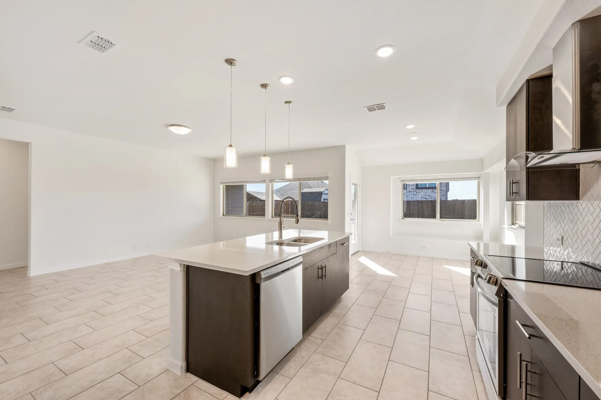 Single Family Residence For Sale in Kaufman County , 3665 Jordan Way, Kaufman, Texas 75142, 3 Bedroom, 2 Bathroom, 2 Garage spaces, 1,672 Sqft, built in 2025, New Construction - Complete, mls#21068843, Real Estate Agent in Kaufman, Homes For Sale in Kaufman county, Homes For Sale in Kaufman, Realtor in Kaufman Texas, Real Estate Brokerage Independent Realty Texas, Luminita Cordes Realtor