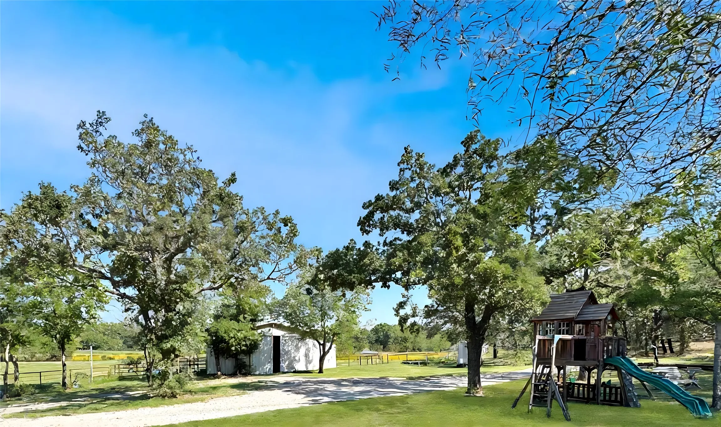 Single Family Residence For Sale in Denton County , 5167 Rock Hill Road, Aubrey, Texas 76227, 3 Bedroom, 2 Bathroom, Garage spaces, 1,800 Sqft, built in 1989, Preowned, mls#21074228, Real Estate Agent in Aubrey, Homes For Sale in Denton county, Homes For Sale in Aubrey, Realtor in Aubrey Texas, Real Estate Brokerage Independent Realty Texas, Luminita Cordes Realtor
