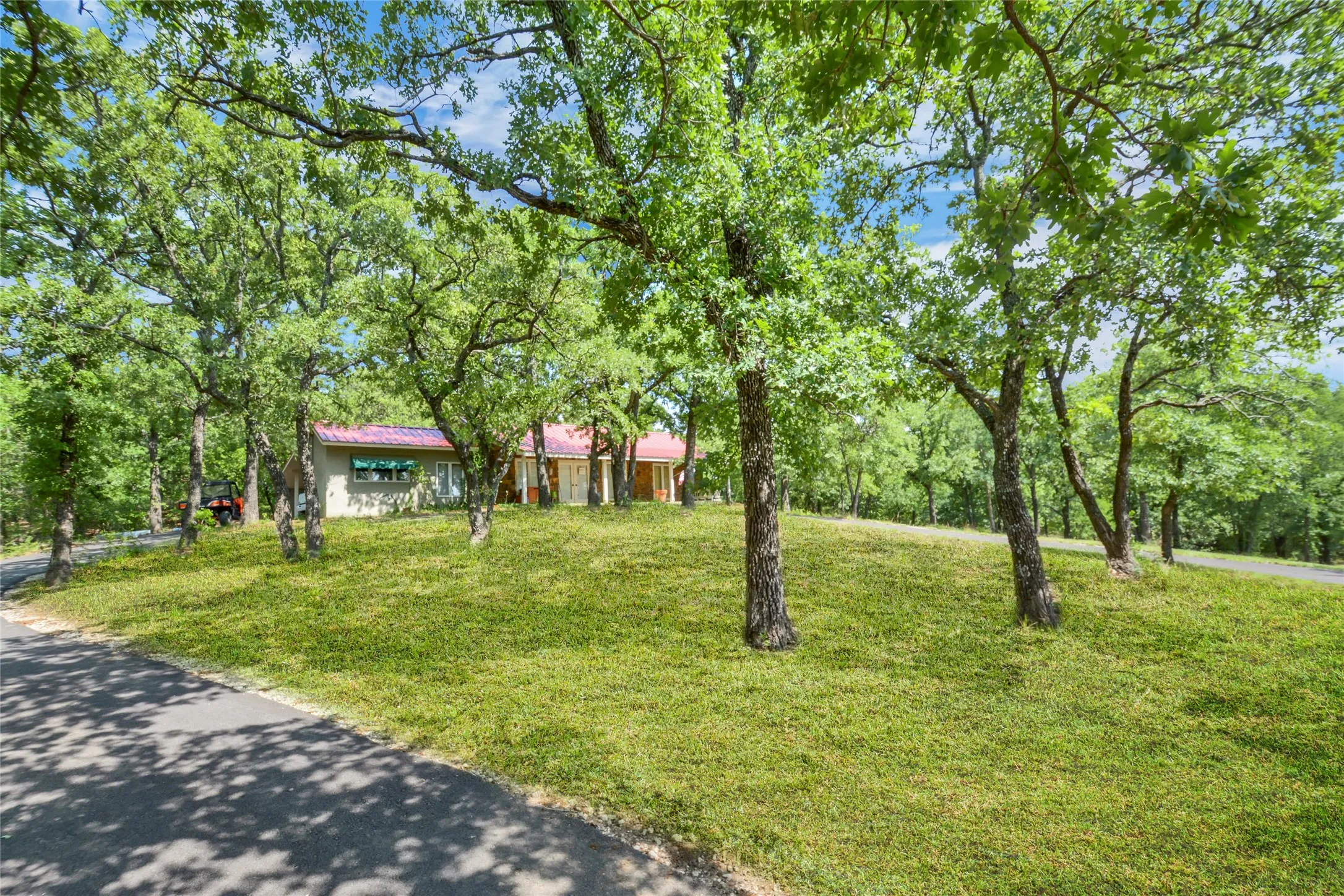 Single Family Residence For Sale in Denton County , 5167 Rock Hill Road, Aubrey, Texas 76227, 3 Bedroom, 2 Bathroom, Garage spaces, 1,800 Sqft, built in 1989, Preowned, mls#21074228, Real Estate Agent in Aubrey, Homes For Sale in Denton county, Homes For Sale in Aubrey, Realtor in Aubrey Texas, Real Estate Brokerage Independent Realty Texas, Luminita Cordes Realtor