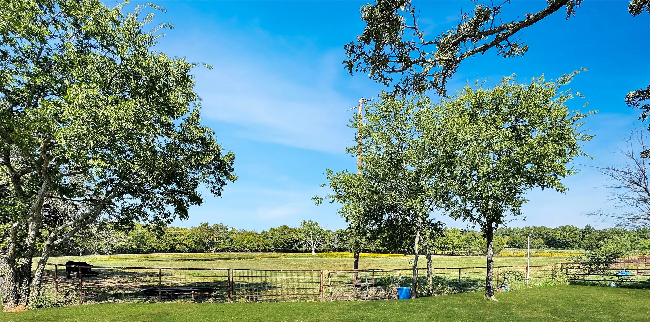 Single Family Residence For Sale in Denton County , 5167 Rock Hill Road, Aubrey, Texas 76227, 3 Bedroom, 2 Bathroom, Garage spaces, 1,800 Sqft, built in 1989, Preowned, mls#21074228, Real Estate Agent in Aubrey, Homes For Sale in Denton county, Homes For Sale in Aubrey, Realtor in Aubrey Texas, Real Estate Brokerage Independent Realty Texas, Luminita Cordes Realtor
