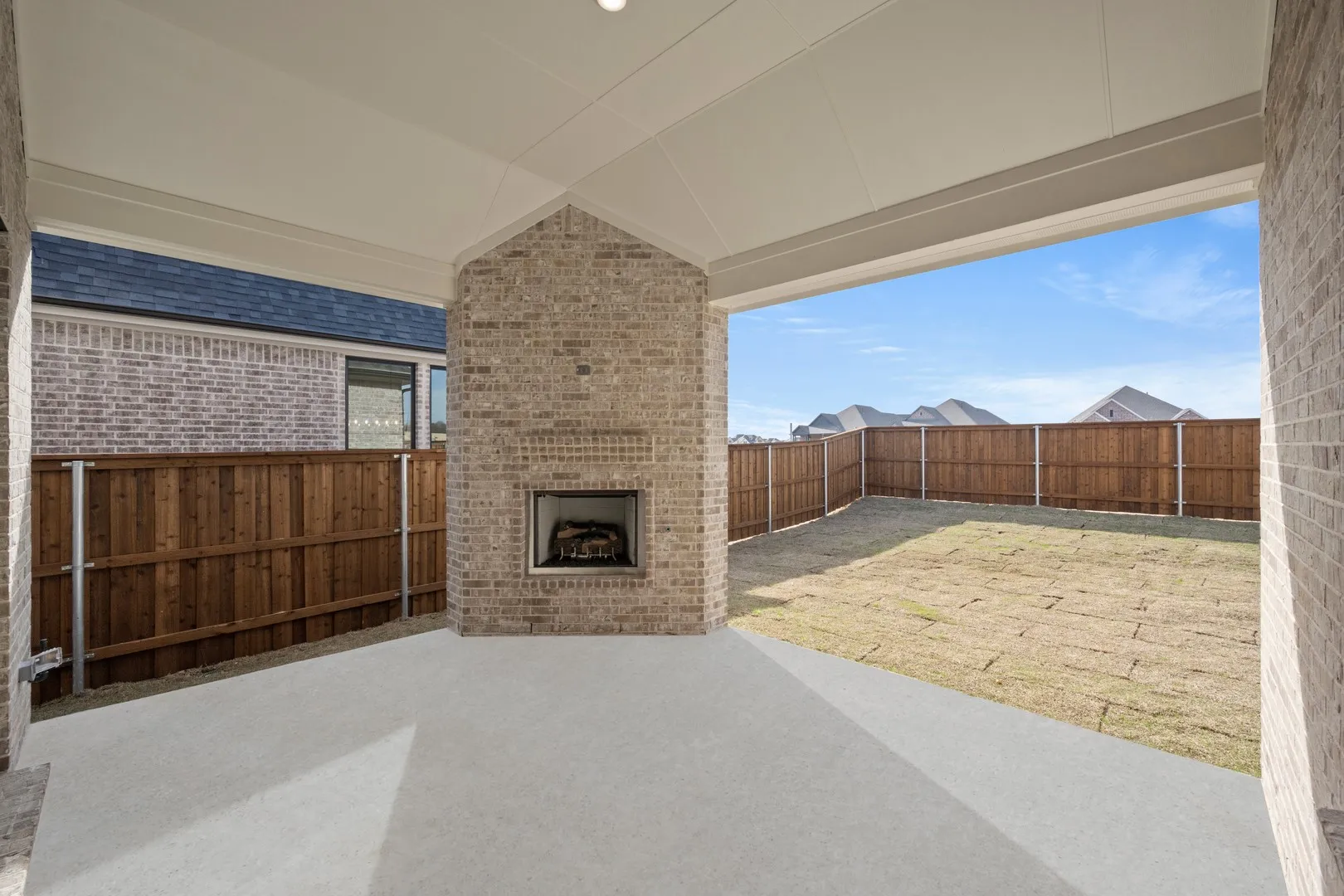 4726 Hawthorn Hills-BackNG-1