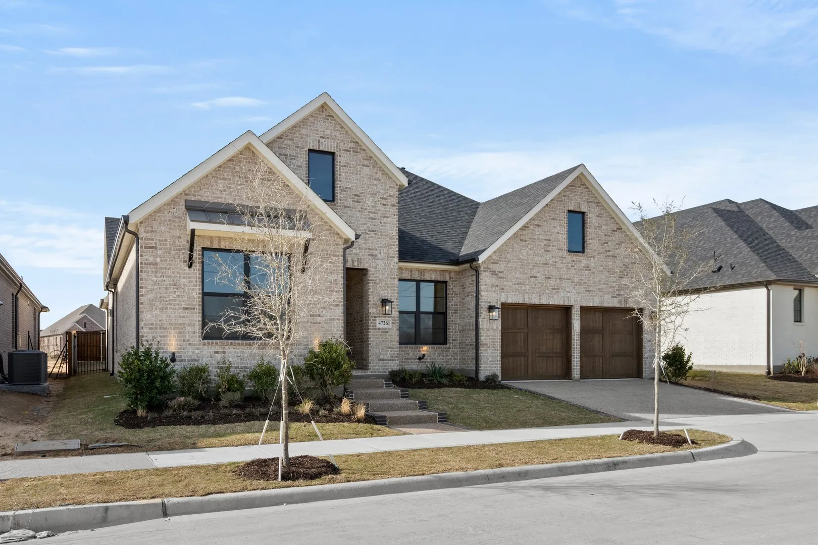 4726 Hawthorn Hills-Front NG-2