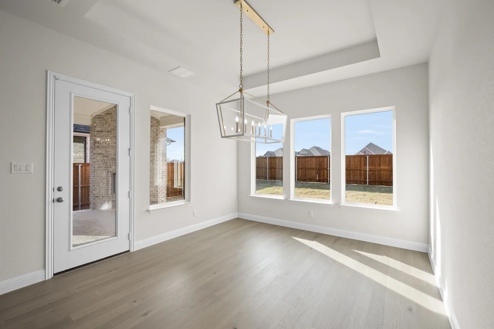 4726 Hawthorn Hills- Dining-1