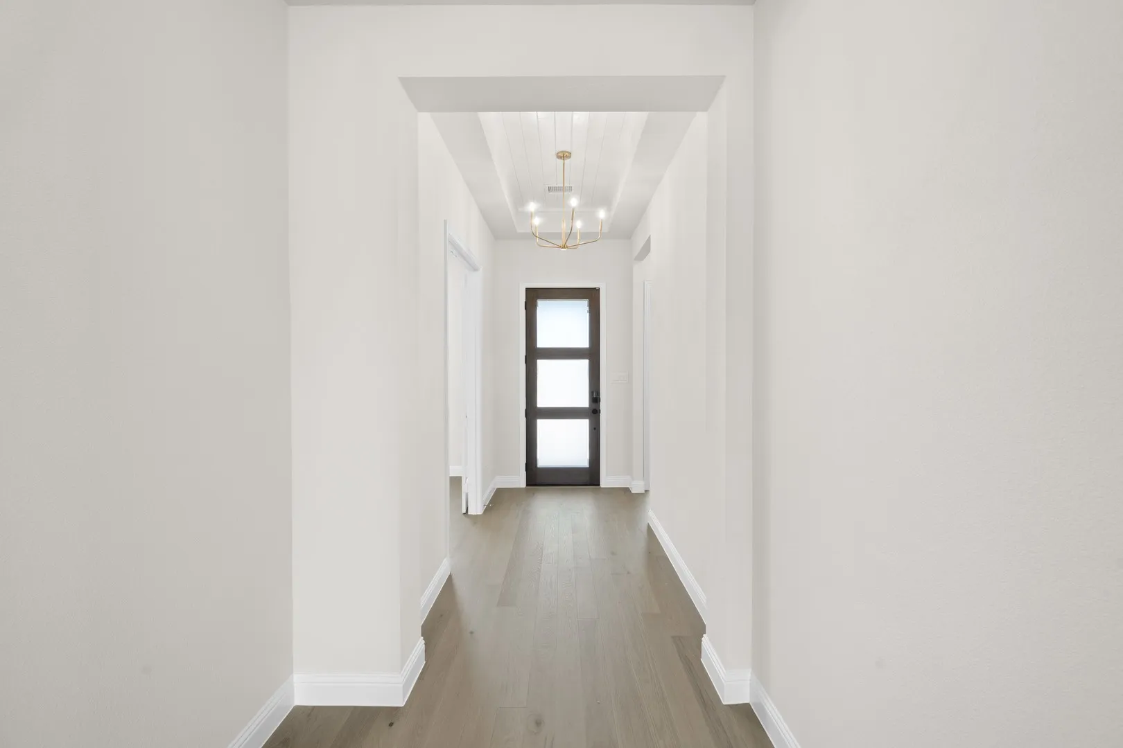 4726 Hawthorn Hills- Entry-1