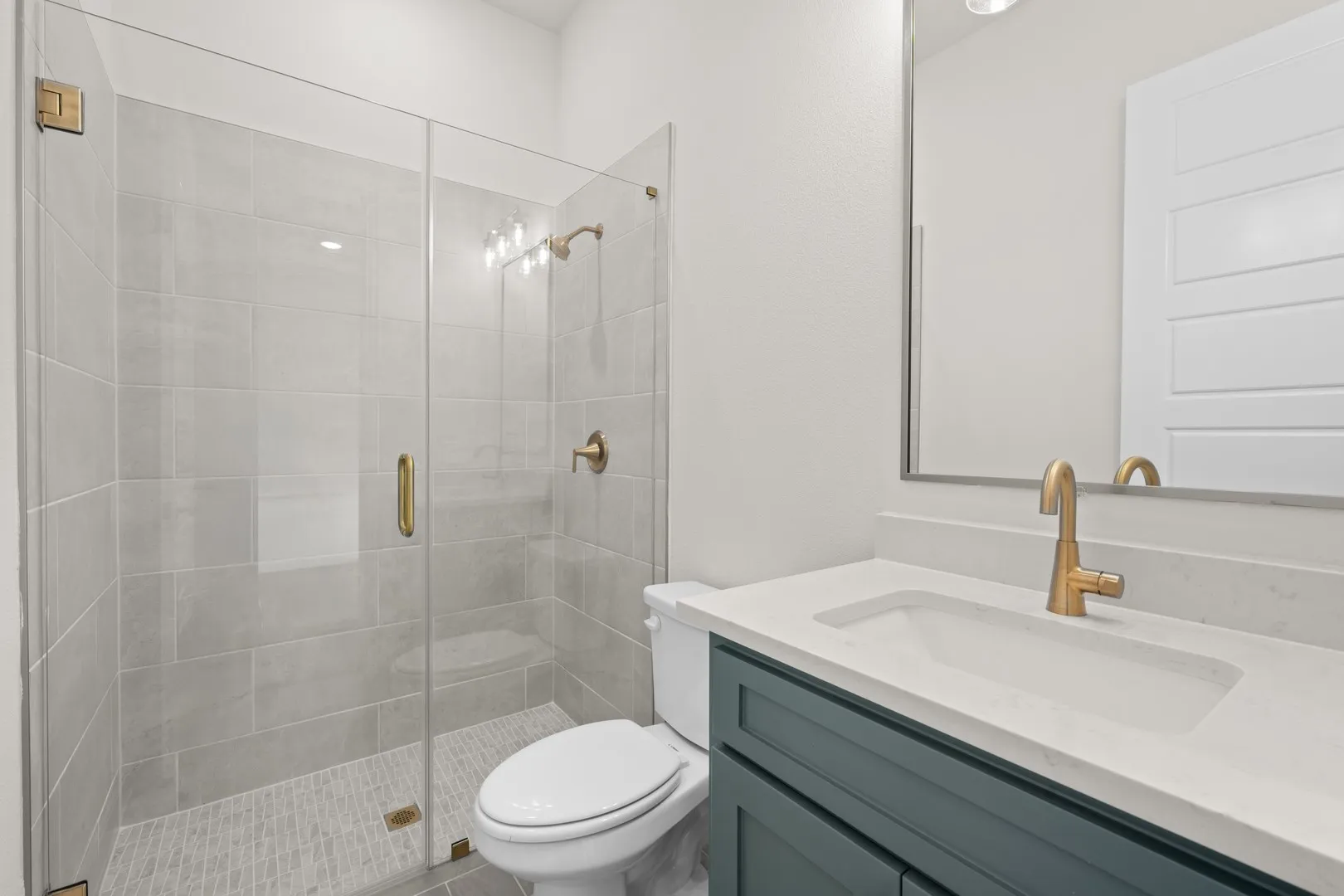 4726 Hawthorn Hills- Bathroom-2