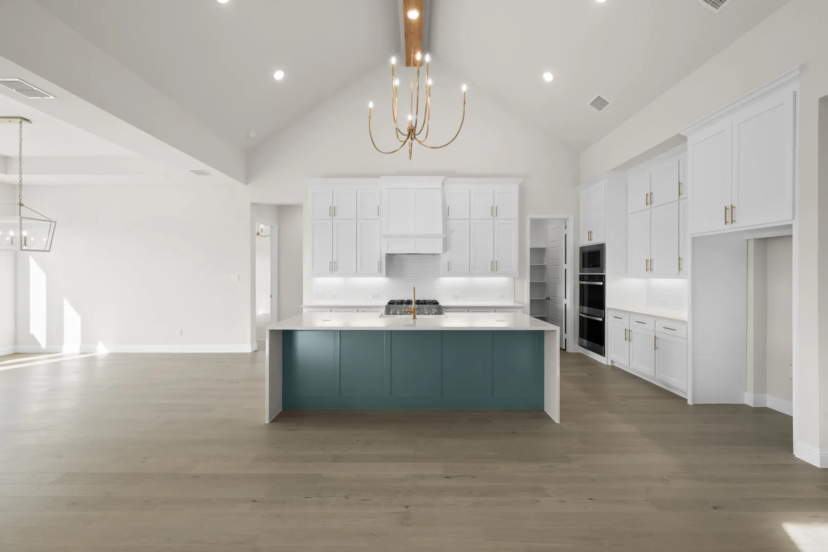 4726 Hawthorn Hills- Kitchen-2