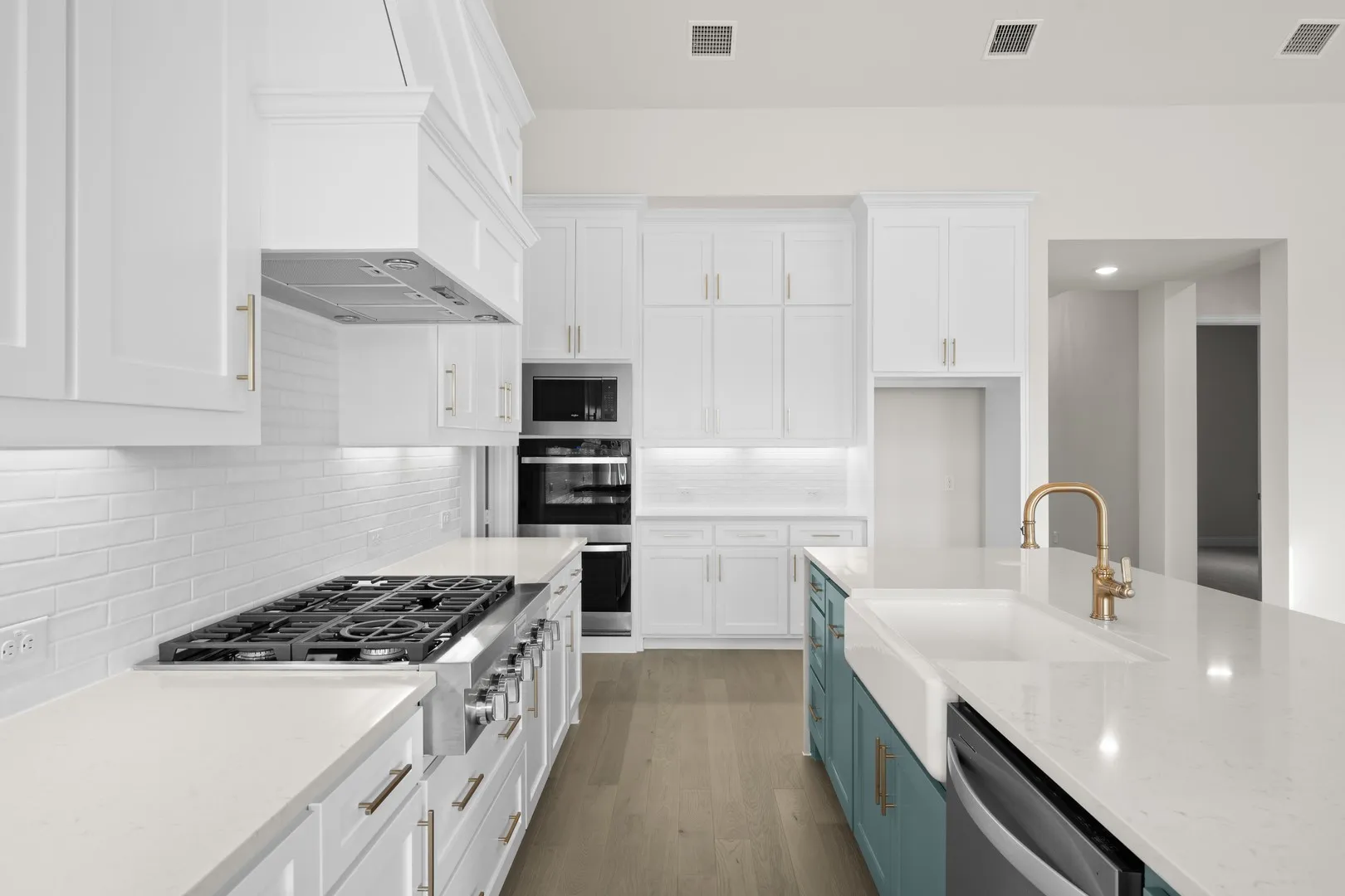 4726 Hawthorn Hills- Kitchen-3
