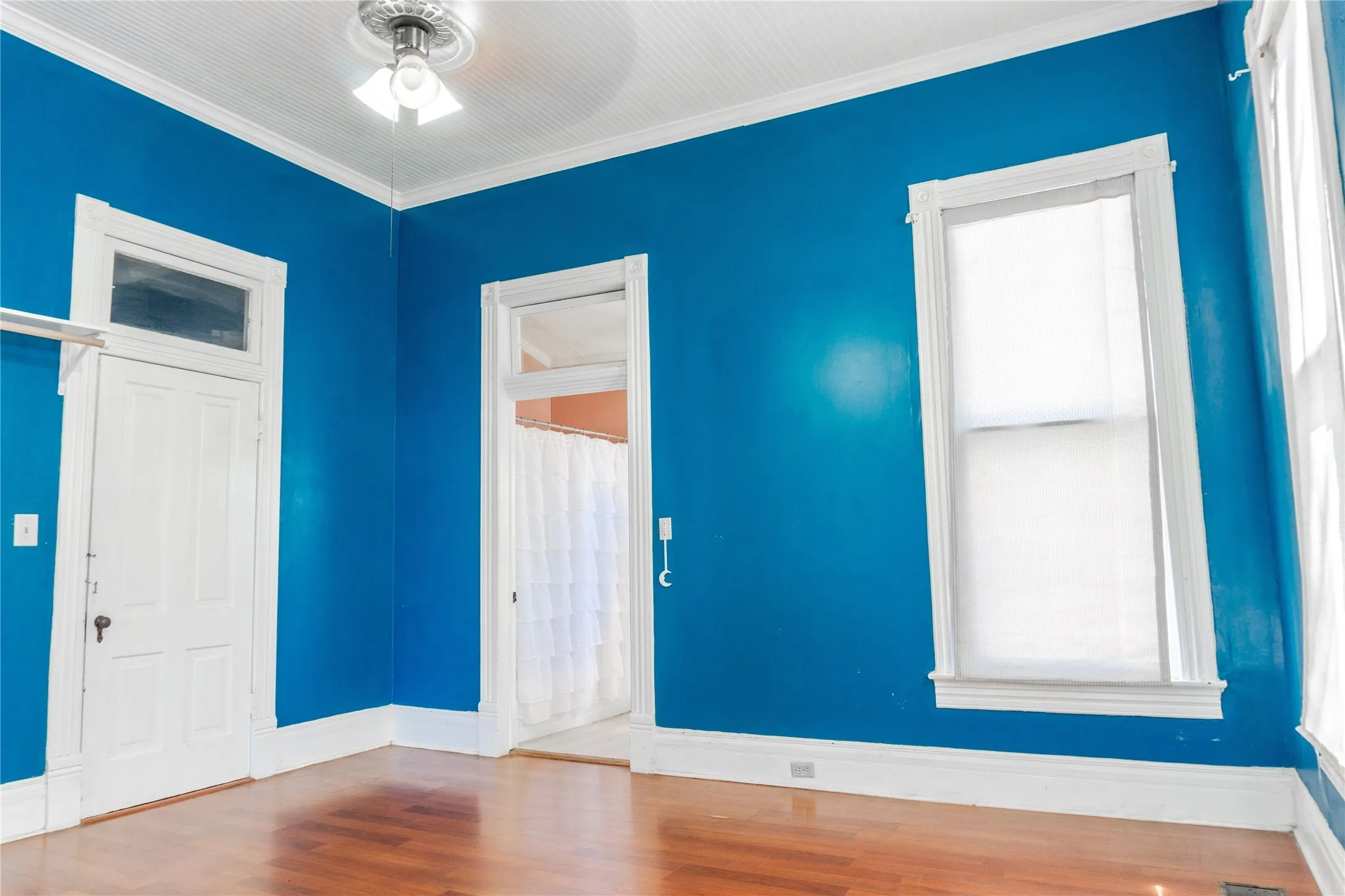 Single Family Residence For Sale in Anderson County , 710 S Magnolia Street, Palestine, Texas 75801, 5 Bedrooms, 3 Bathrooms, 3 Garage spaces, 3,744 Sqft, built in 1910, Price $208,000, mls#21077000, Real Estate Agent in Palestine, Homes For Sale in Anderson county, Homes For Sale in Palestine, Realtor in Palestine Texas, Real Estate Brokerage Independent Realty Texas, Luminita Cordes Realtor