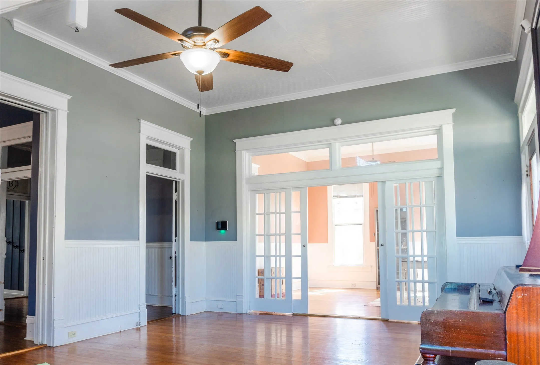 Single Family Residence For Sale in Anderson County , 710 S Magnolia Street, Palestine, Texas 75801, 5 Bedrooms, 3 Bathrooms, 3 Garage spaces, 3,744 Sqft, built in 1910, Price $208,000, mls#21077000, Real Estate Agent in Palestine, Homes For Sale in Anderson county, Homes For Sale in Palestine, Realtor in Palestine Texas, Real Estate Brokerage Independent Realty Texas, Luminita Cordes Realtor