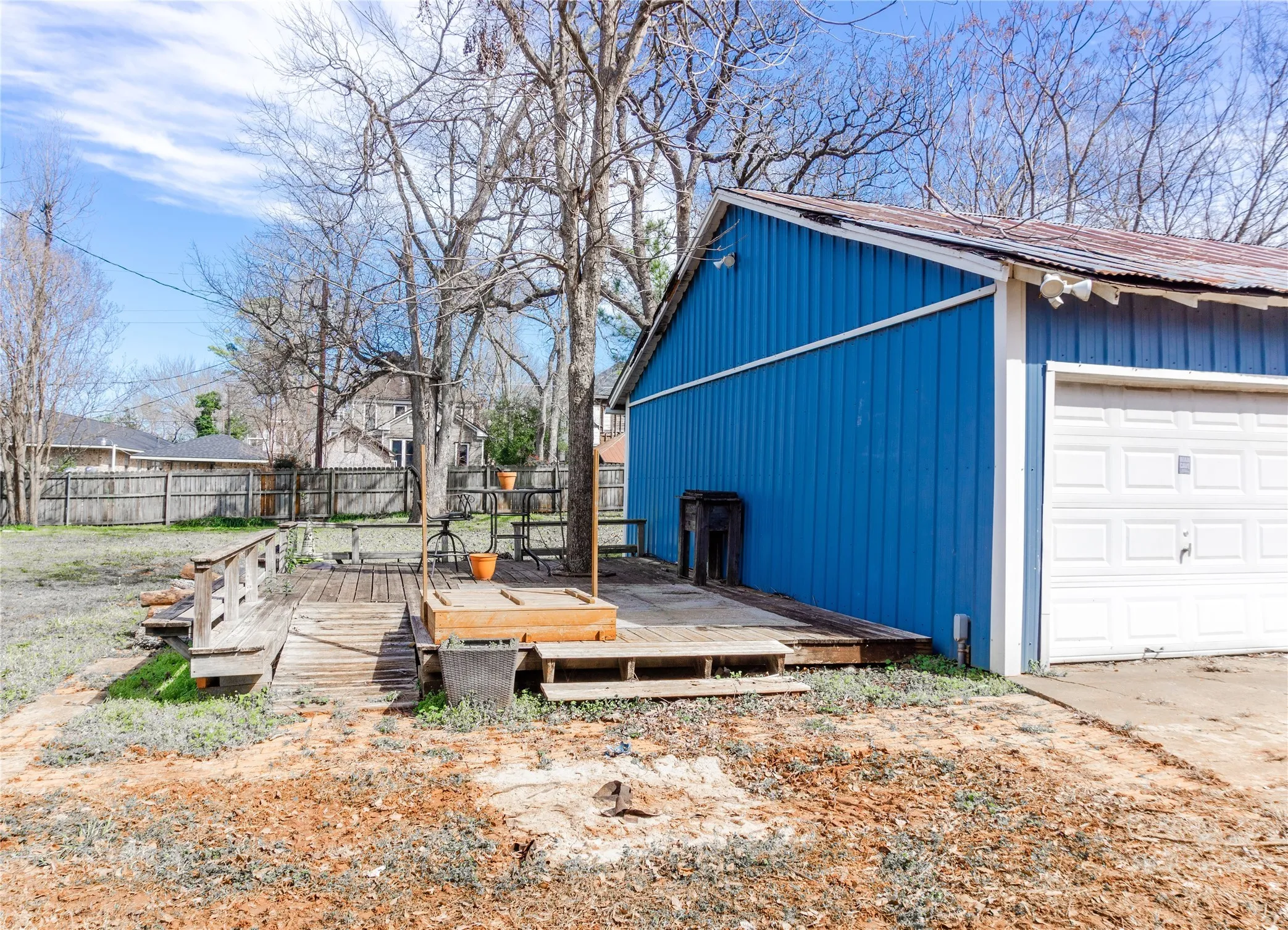 Single Family Residence For Sale in Anderson County , 710 S Magnolia Street, Palestine, Texas 75801, 5 Bedrooms, 3 Bathrooms, 3 Garage spaces, 3,744 Sqft, built in 1910, Price $208,000, mls#21077000, Real Estate Agent in Palestine, Homes For Sale in Anderson county, Homes For Sale in Palestine, Realtor in Palestine Texas, Real Estate Brokerage Independent Realty Texas, Luminita Cordes Realtor