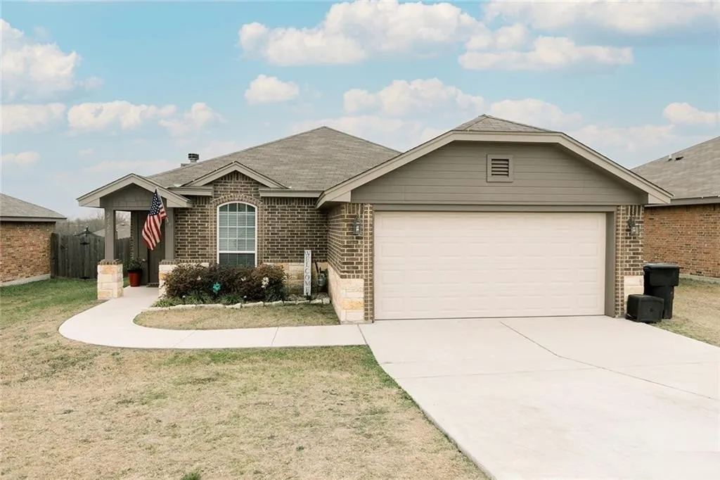 Single Family Residence For Sale in Bell County , 2525 Elk Creek Street, Temple, Texas 76504, 3 Bedroom, 2 Bathroom, 2 Garage spaces, 1,611 Sqft, built in 2015, mls#21077059, Real Estate Agent in Temple, Homes For Sale in Bell county, Homes For Sale in Temple, Realtor in Temple Texas, Real Estate Brokerage Independent Realty Texas, Luminita Cordes Realtor