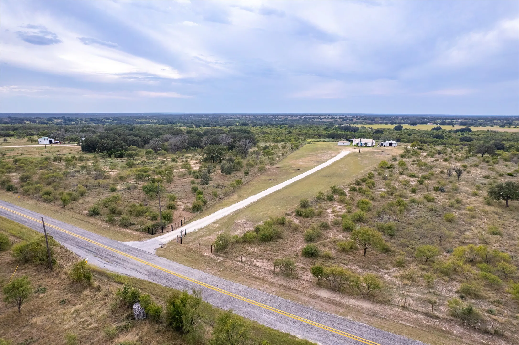 Single Family Residence For Sale in Mills County , 247 Fm 1029 N, Mullin, Texas 76864, 4 Bedroom, 2 Bathroom, 2 Garage spaces, 1,816 Sqft, built in 1890, mls#21075857, Real Estate Agent in Mullin, Homes For Sale in Mills county, Homes For Sale in Mullin, Realtor in Mullin Texas, Real Estate Brokerage Independent Realty Texas, Luminita Cordes Realtor