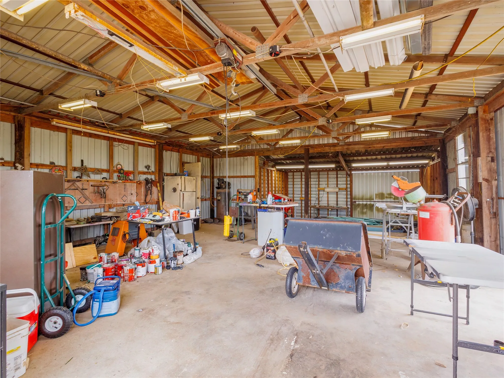 Single Family Residence For Sale in Mills County , 247 Fm 1029 N, Mullin, Texas 76864, 4 Bedroom, 2 Bathroom, 2 Garage spaces, 1,816 Sqft, built in 1890, mls#21075857, Real Estate Agent in Mullin, Homes For Sale in Mills county, Homes For Sale in Mullin, Realtor in Mullin Texas, Real Estate Brokerage Independent Realty Texas, Luminita Cordes Realtor