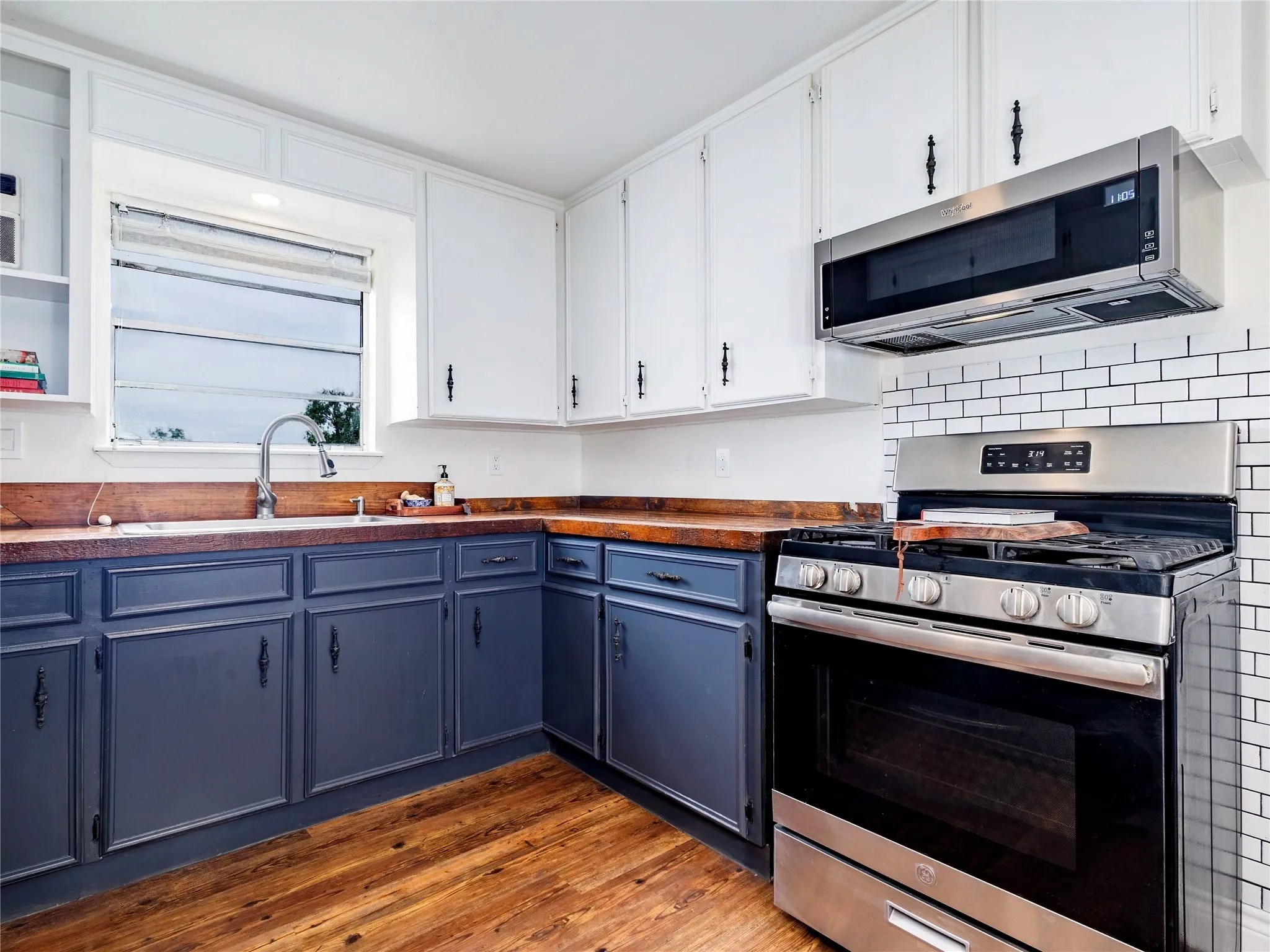 Single Family Residence For Sale in Mills County , 247 Fm 1029 N, Mullin, Texas 76864, 4 Bedroom, 2 Bathroom, 2 Garage spaces, 1,816 Sqft, built in 1890, mls#21075857, Real Estate Agent in Mullin, Homes For Sale in Mills county, Homes For Sale in Mullin, Realtor in Mullin Texas, Real Estate Brokerage Independent Realty Texas, Luminita Cordes Realtor