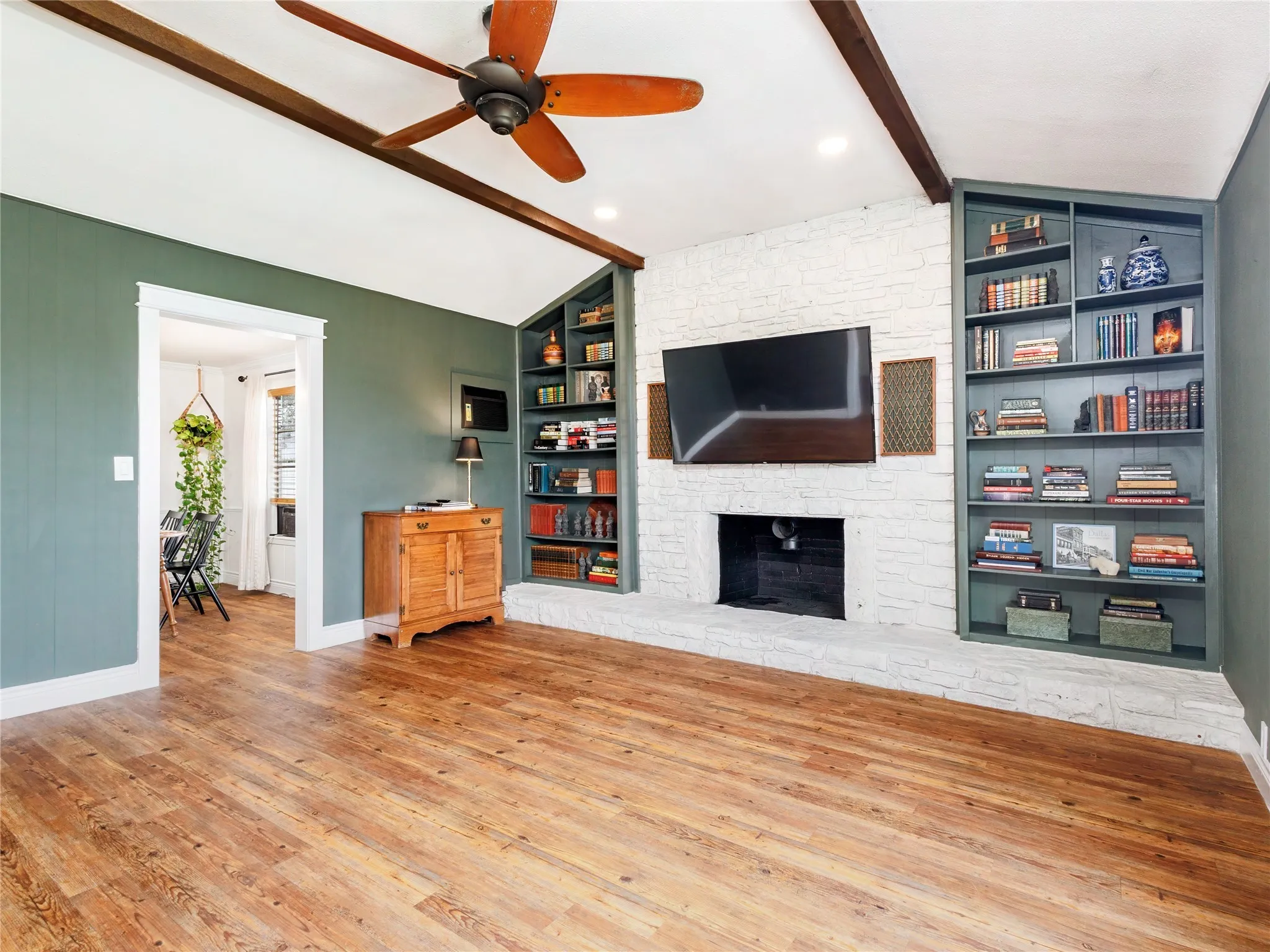 Single Family Residence For Sale in Mills County , 247 Fm 1029 N, Mullin, Texas 76864, 4 Bedroom, 2 Bathroom, 2 Garage spaces, 1,816 Sqft, built in 1890, mls#21075857, Real Estate Agent in Mullin, Homes For Sale in Mills county, Homes For Sale in Mullin, Realtor in Mullin Texas, Real Estate Brokerage Independent Realty Texas, Luminita Cordes Realtor