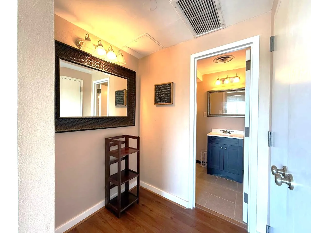 Condominium For Sale in Dallas County , 6211 W Northwest Highway G514, Dallas, Texas 75225, 1 Bedroom, 1 Bathroom, 1 Garage spaces, 710 Sqft, built in 1966, Preowned, mls#21067241, Real Estate Agent in Dallas, Homes For Sale in Dallas county, Homes For Sale in Dallas, Realtor in Dallas Texas, Real Estate Brokerage Independent Realty Texas, Luminita Cordes Realtor