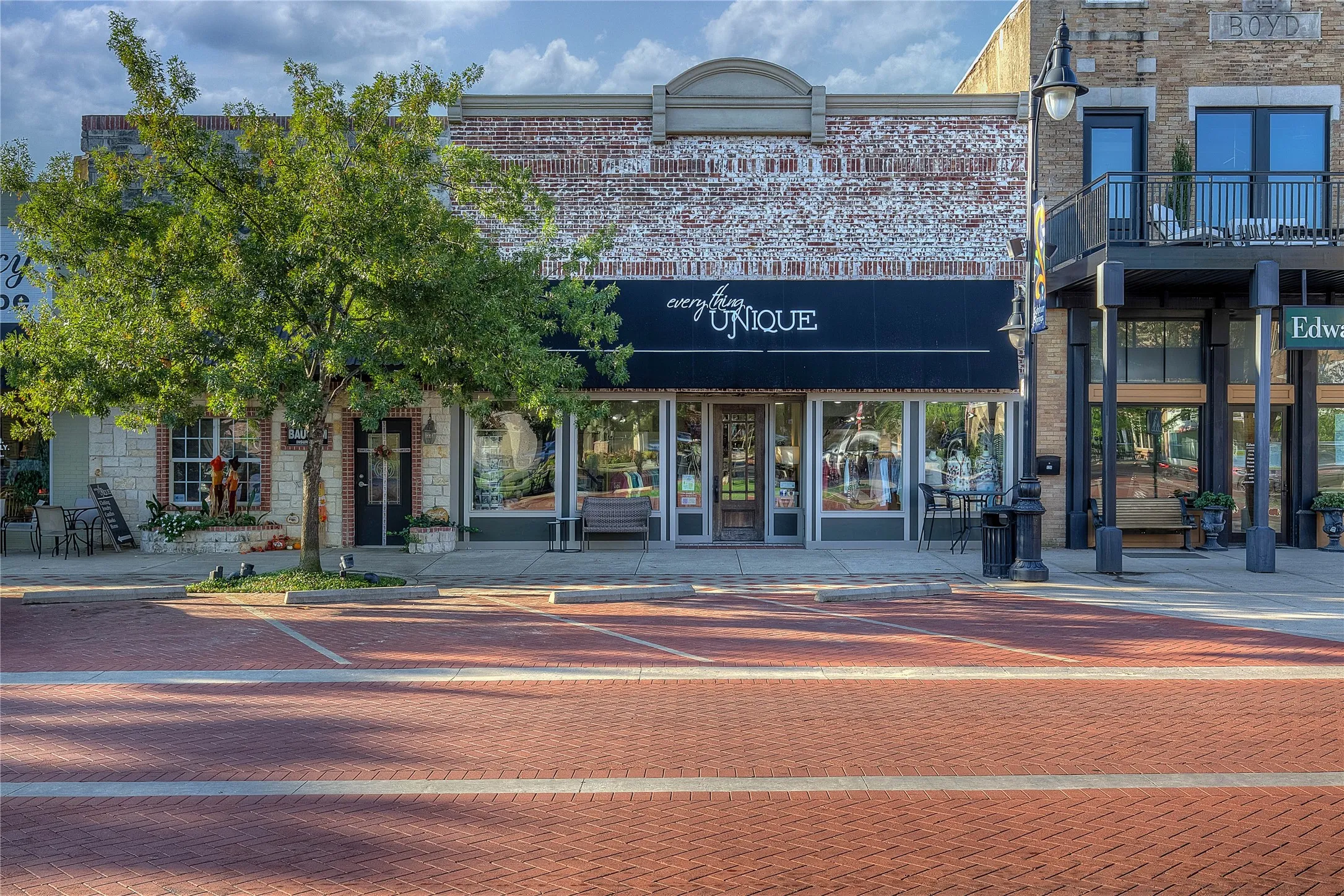 Retail For Sale in Hopkins County , 124 Main Street, Sulphur Springs, Texas 75482, 0, 0, Garage spaces, 4,622 Sqft, built in 1949, Preowned, mls#21070276, Real Estate Agent in Sulphur Springs, Homes For Sale in Hopkins county, Homes For Sale in Sulphur Springs, Realtor in Sulphur Springs Texas, Real Estate Brokerage Independent Realty Texas, Luminita Cordes Realtor