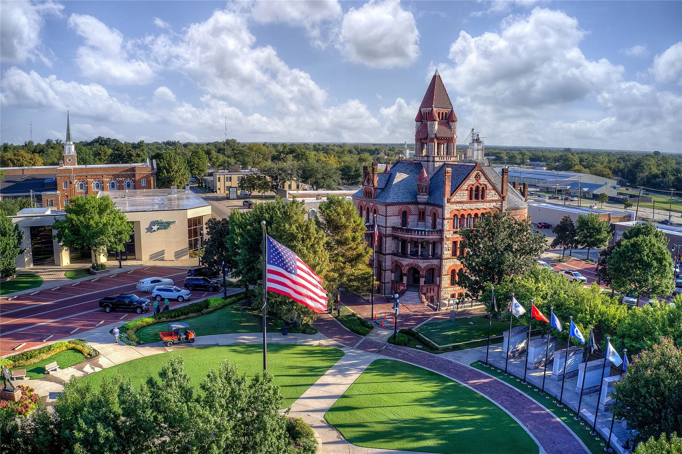 View of the downtown square and courthouse.