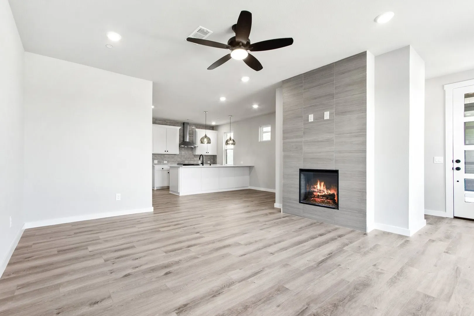 009-2020AldrichRoad-Celina-TX-75009-Living.jpg-SMALL