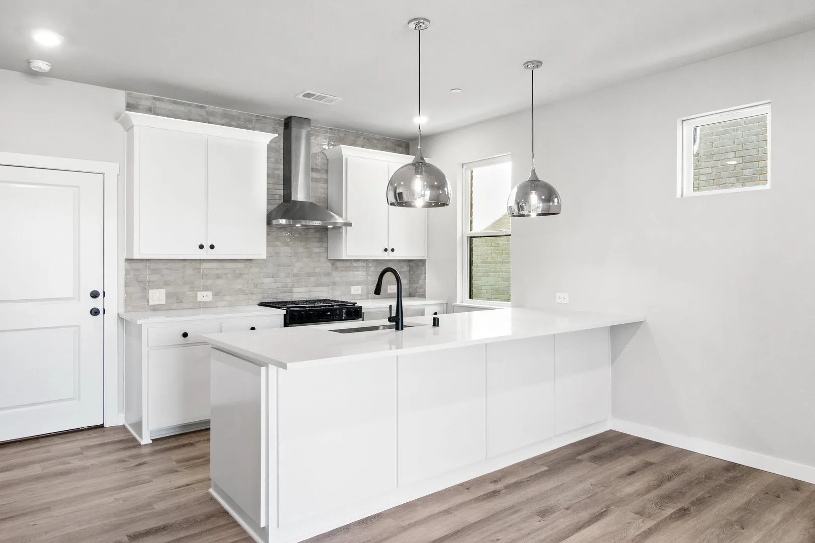 2020 Aldrich Mews dining area Catalpa (11)