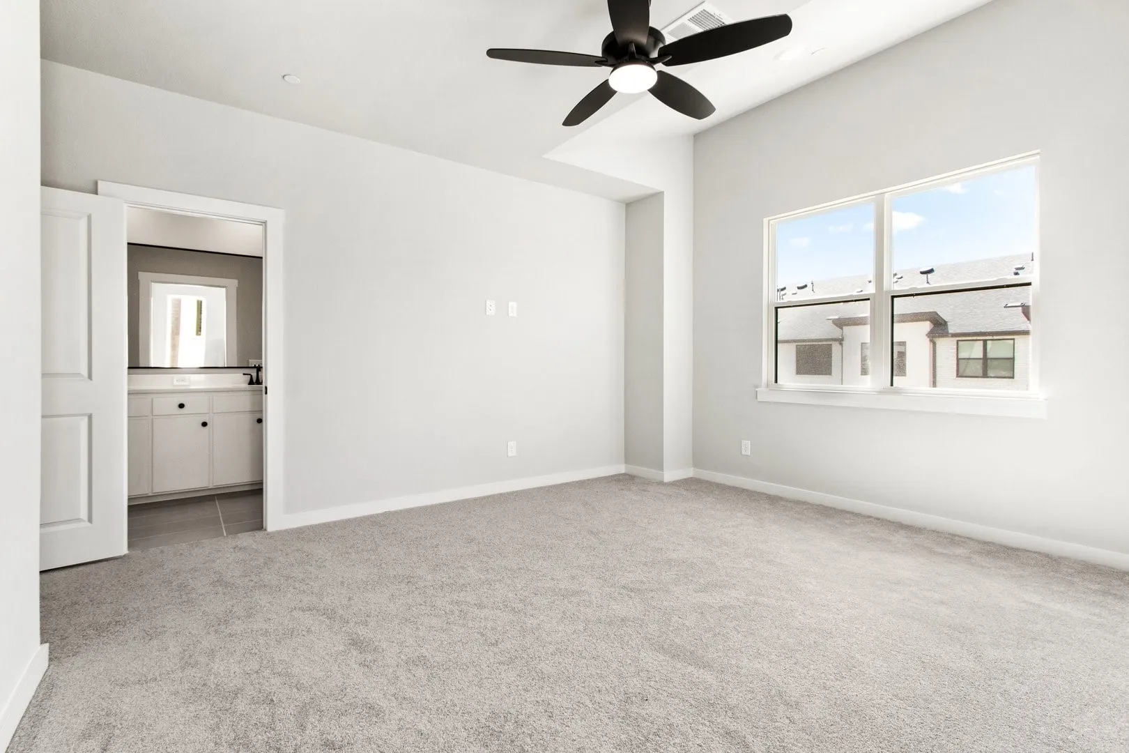 019-2020AldrichRoad-Celina-TX-75009-PrimaryBedroom.jpg-SMALL