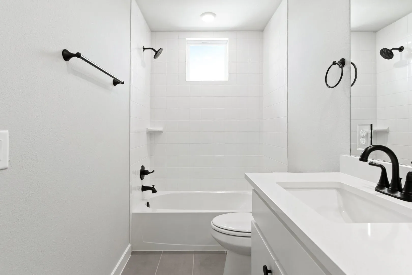027-2020AldrichRoad-Celina-TX-75009-Bathroom2.jpg-SMALL
