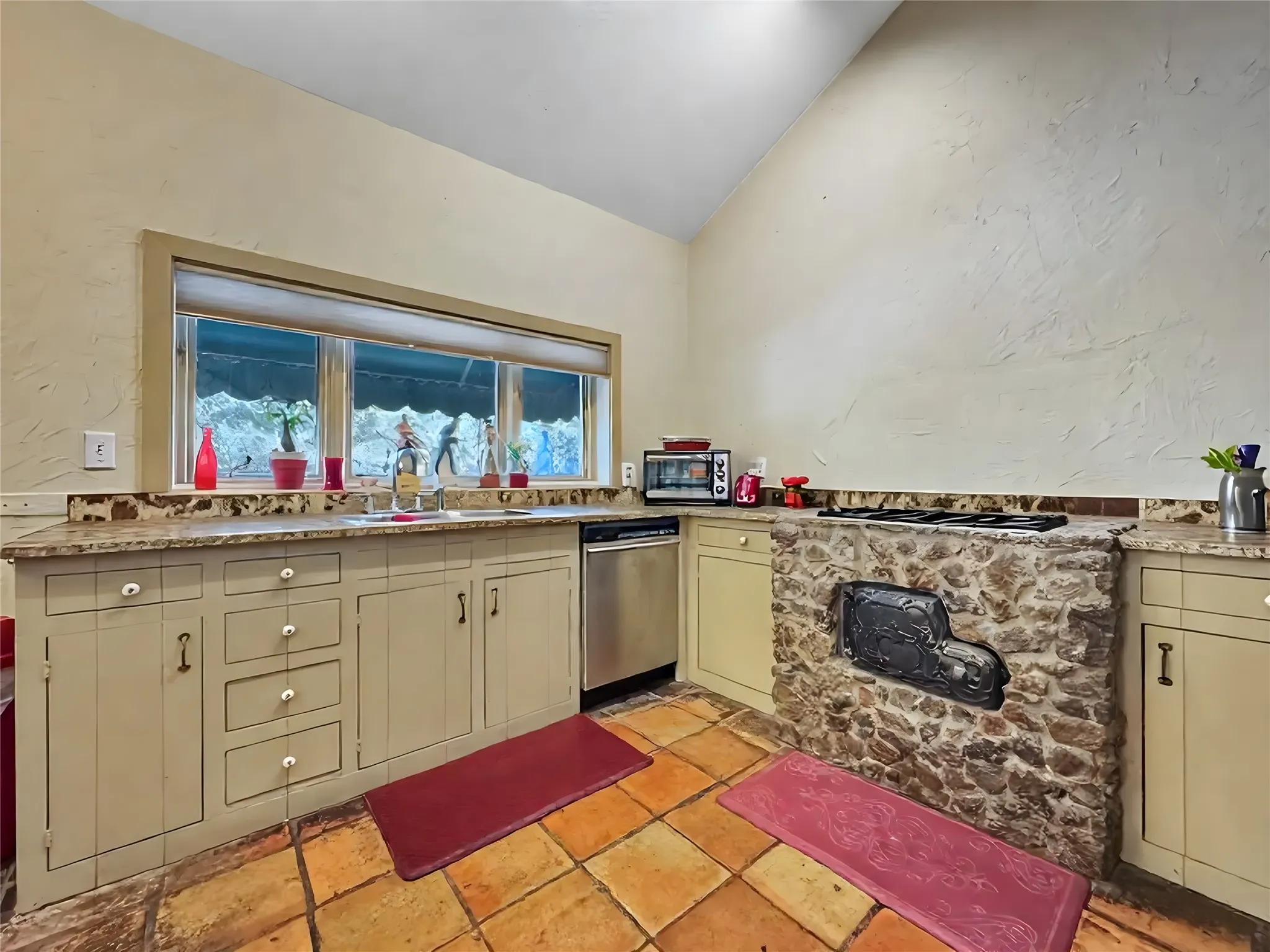 Single Family Residence For Sale in Denton County , 6565 Rockridge, Aubrey, Texas 76227, 4 Bedroom, 6 Bathroom, 3 Garage spaces, 6,595 Sqft, built in 2010, mls#21076939, Real Estate Agent in Aubrey, Homes For Sale in Denton county, Homes For Sale in Aubrey, Realtor in Aubrey Texas, Real Estate Brokerage Independent Realty Texas, Luminita Cordes Realtor